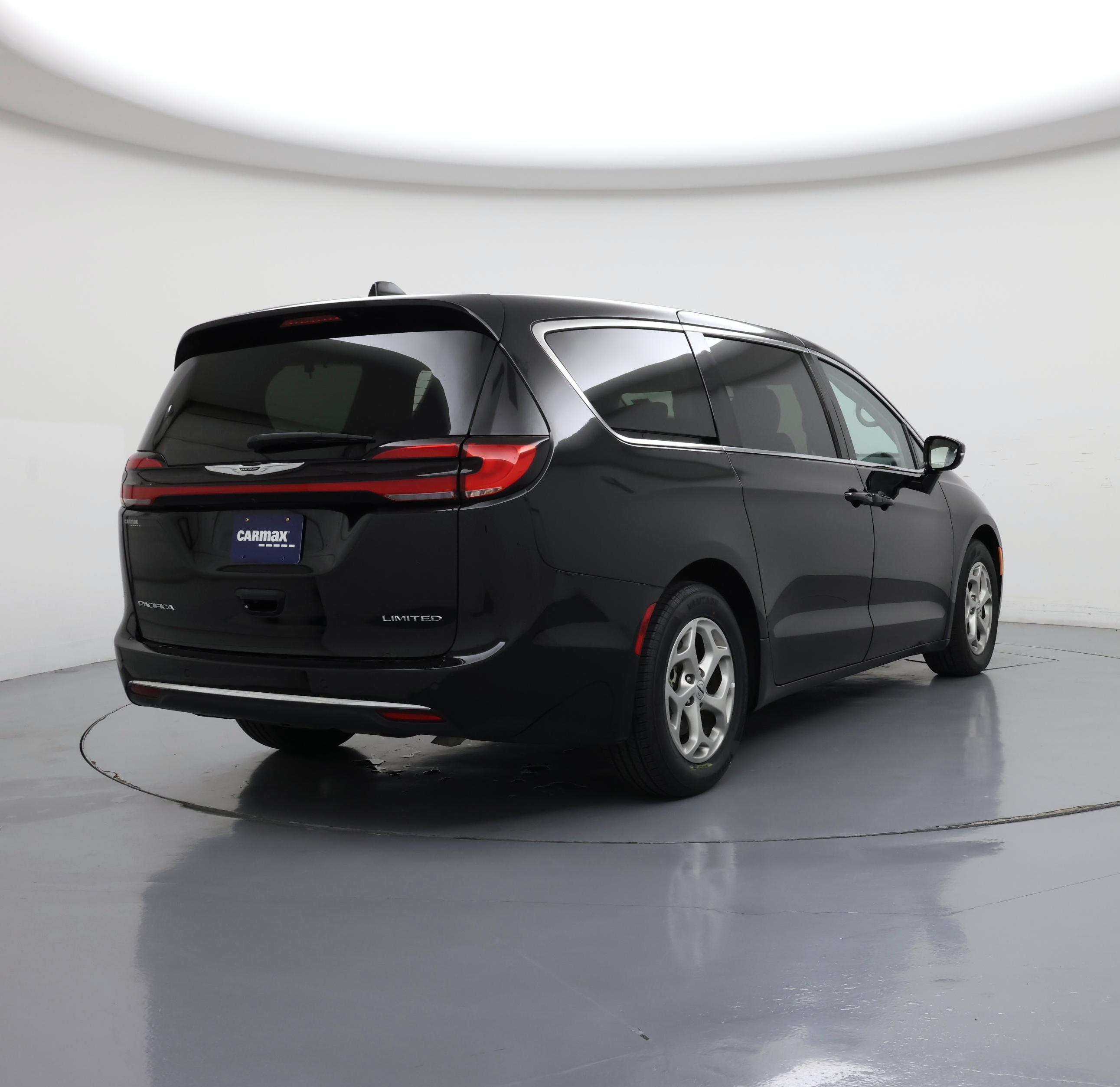 Thumbnail: 2024 Chrysler Pacifica - 8