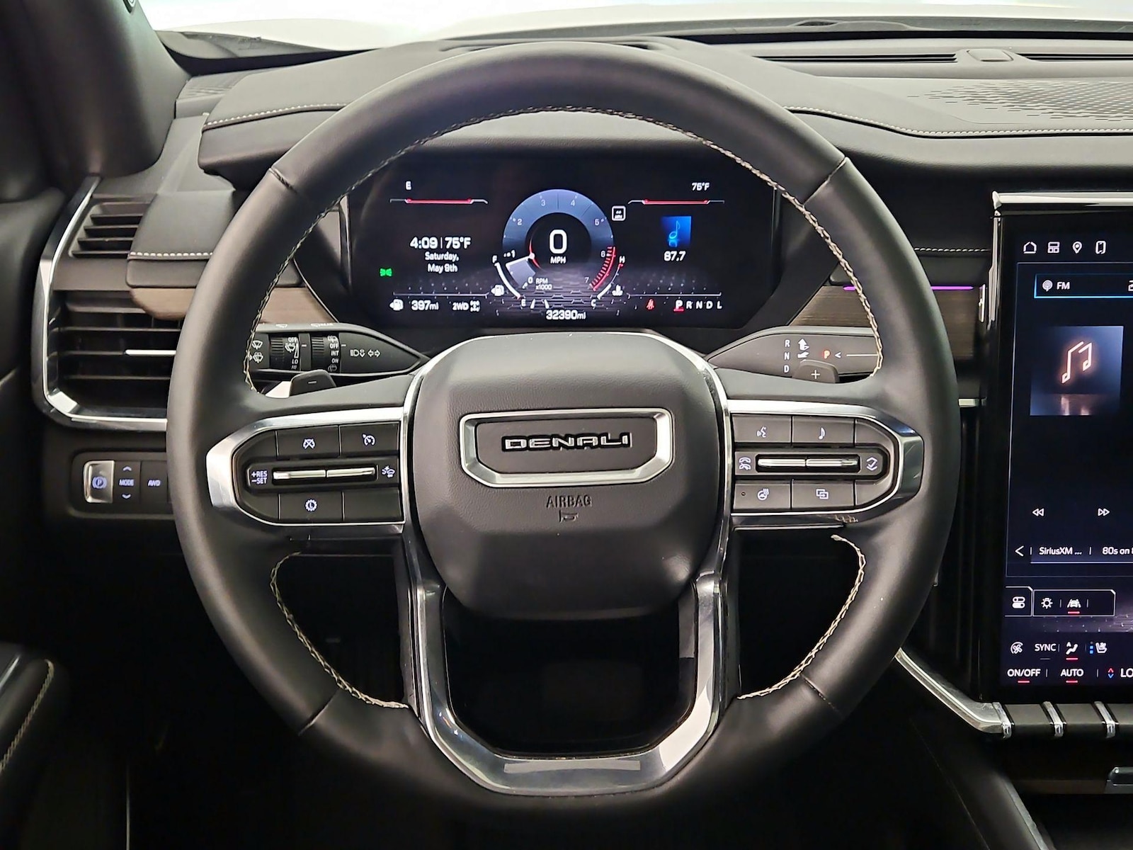 2024 GMC Acadia Denali - Photo 11