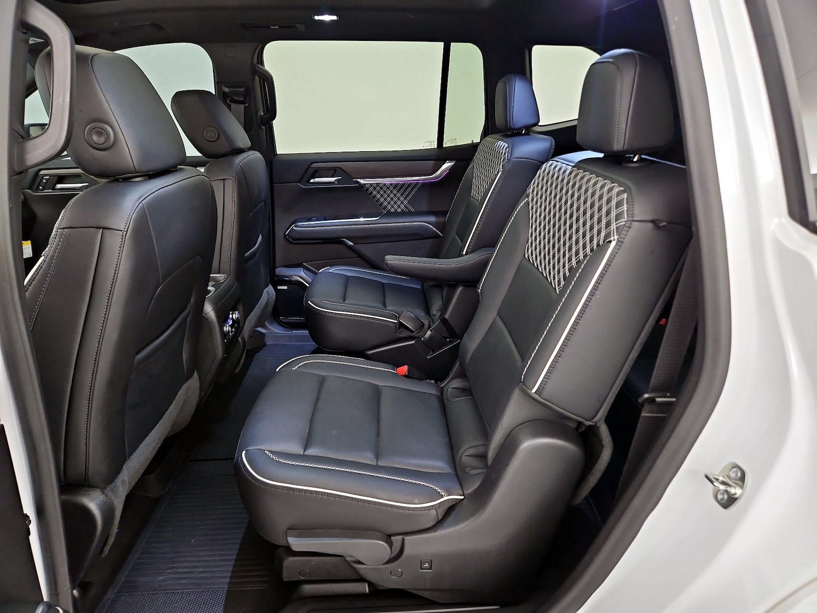 2024 GMC Acadia Denali - Photo 22