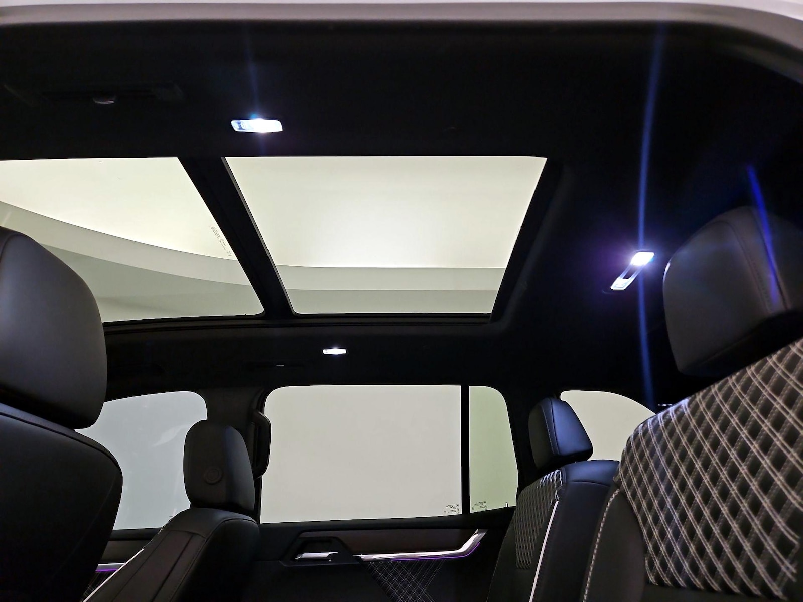 2024 GMC Acadia Denali - Photo 27