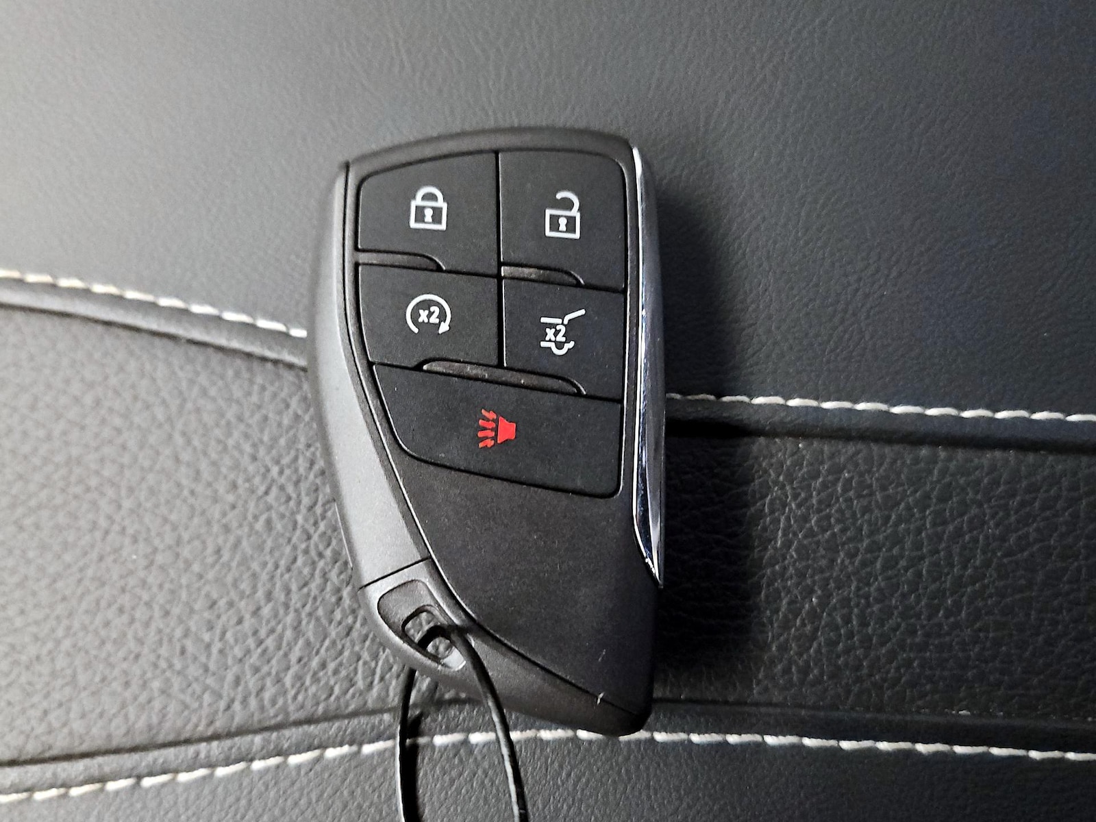 2024 GMC Acadia Denali - Photo 28