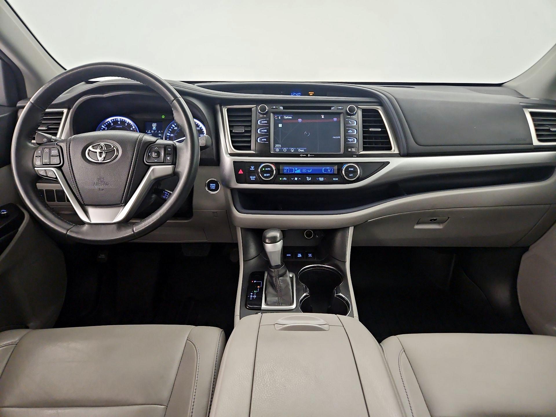 Thumbnail: 2014 Toyota Highlander - 9