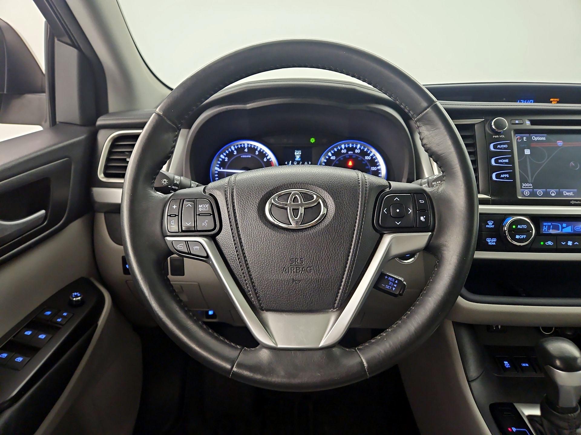 Thumbnail: 2014 Toyota Highlander - 10