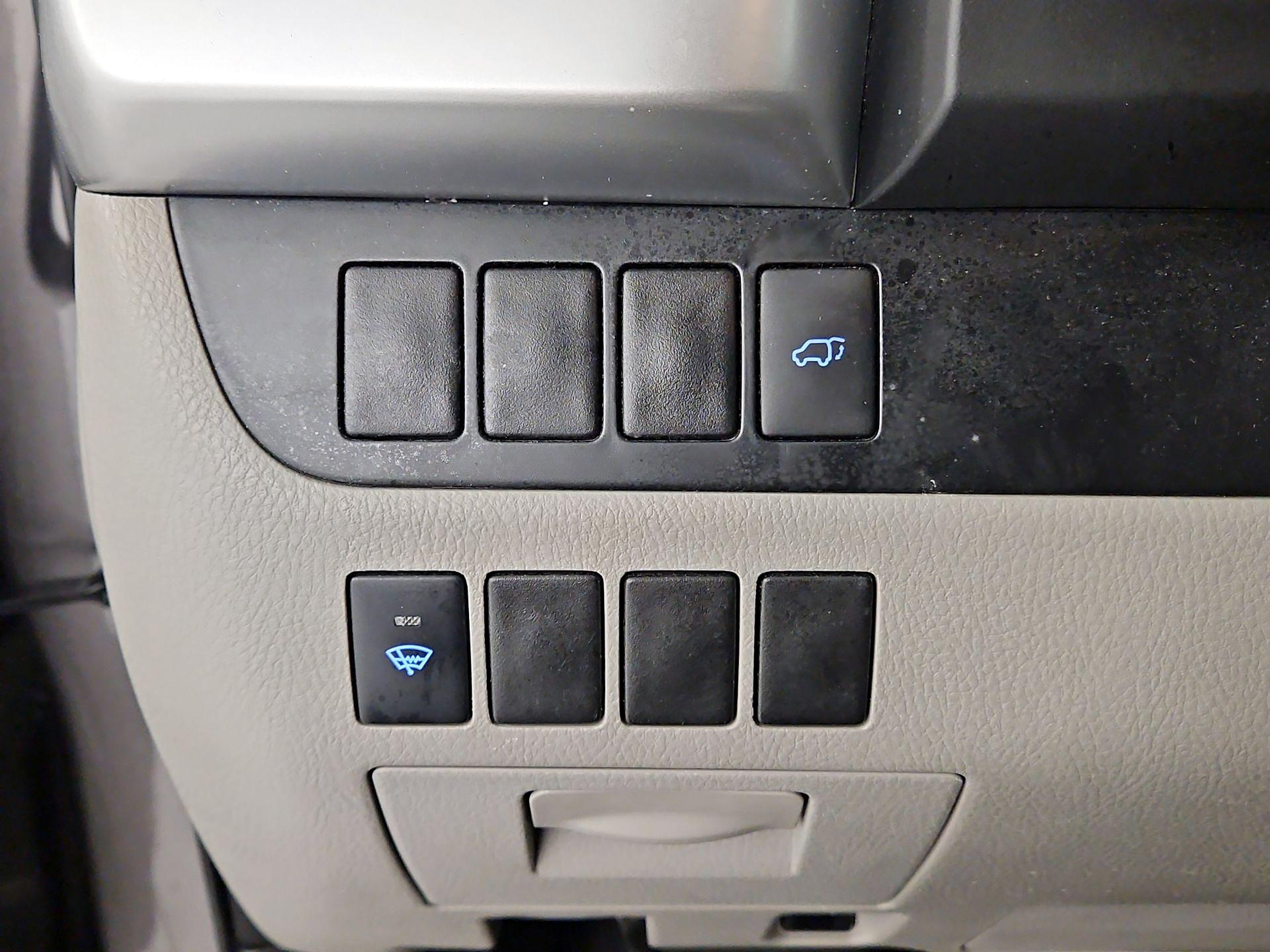 Thumbnail: 2014 Toyota Highlander - 13