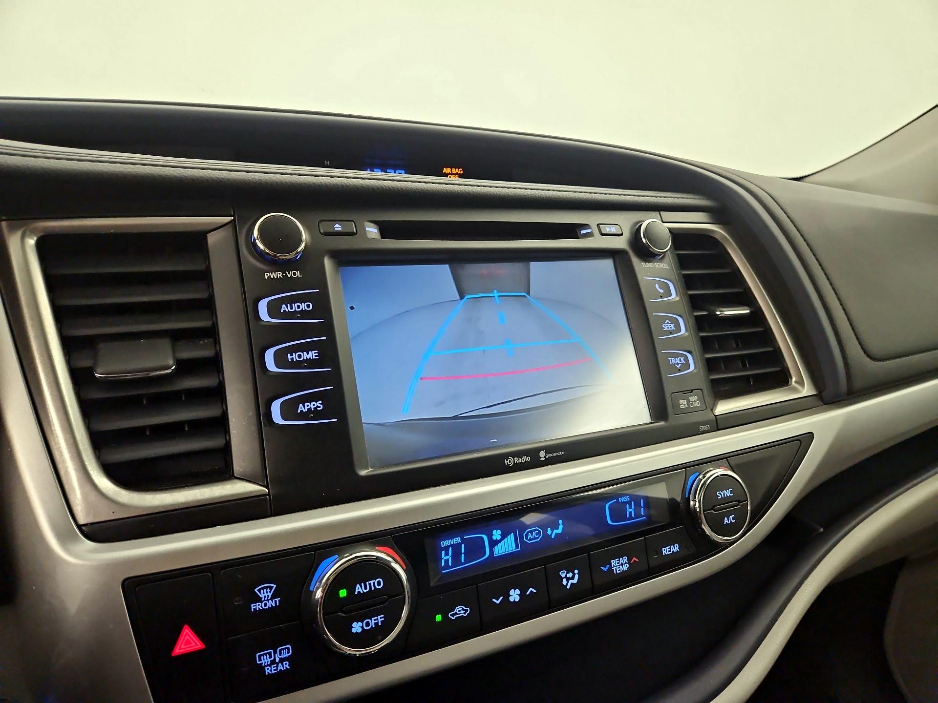 Thumbnail: 2014 Toyota Highlander - 15