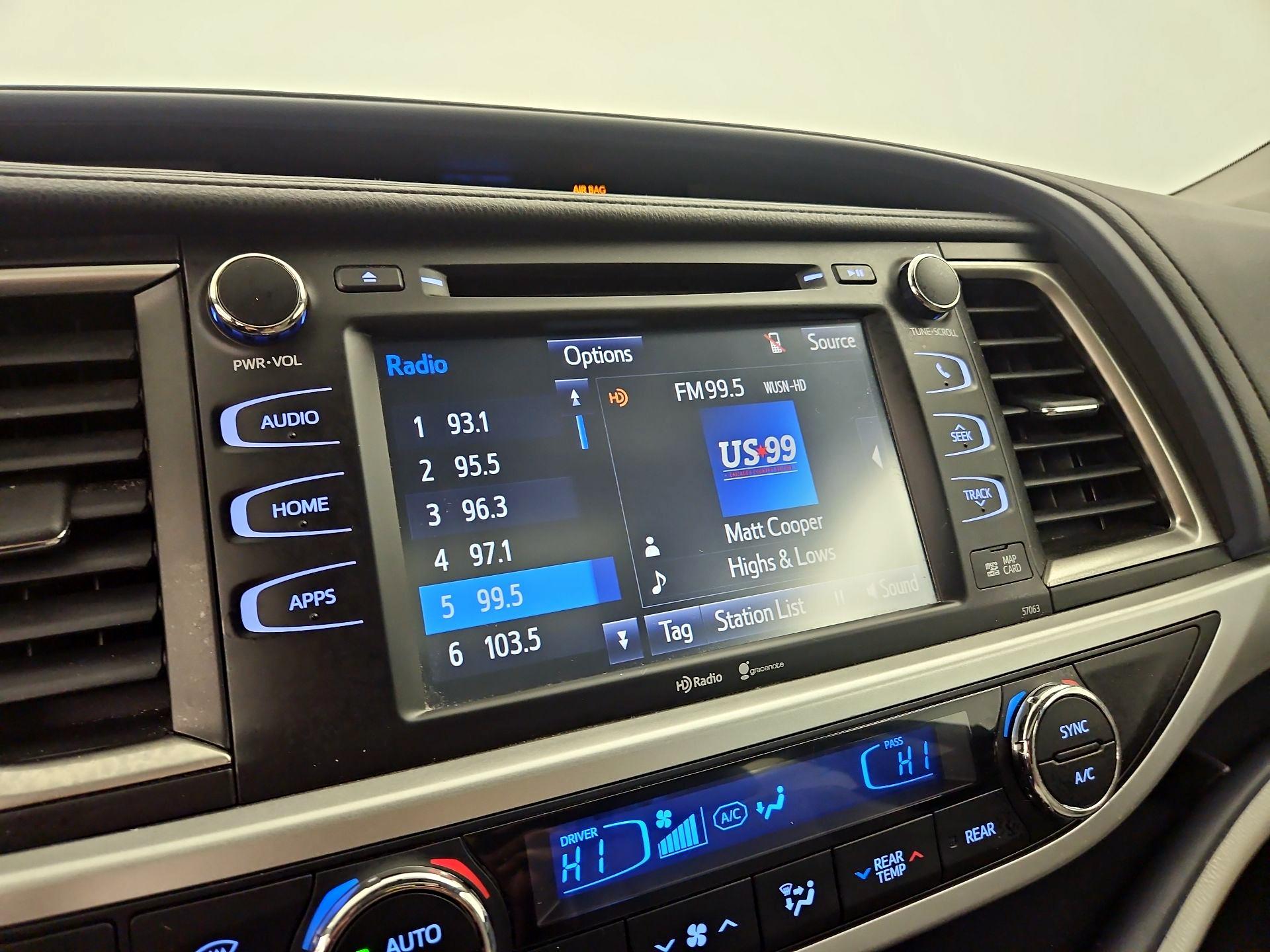 Thumbnail: 2014 Toyota Highlander - 16