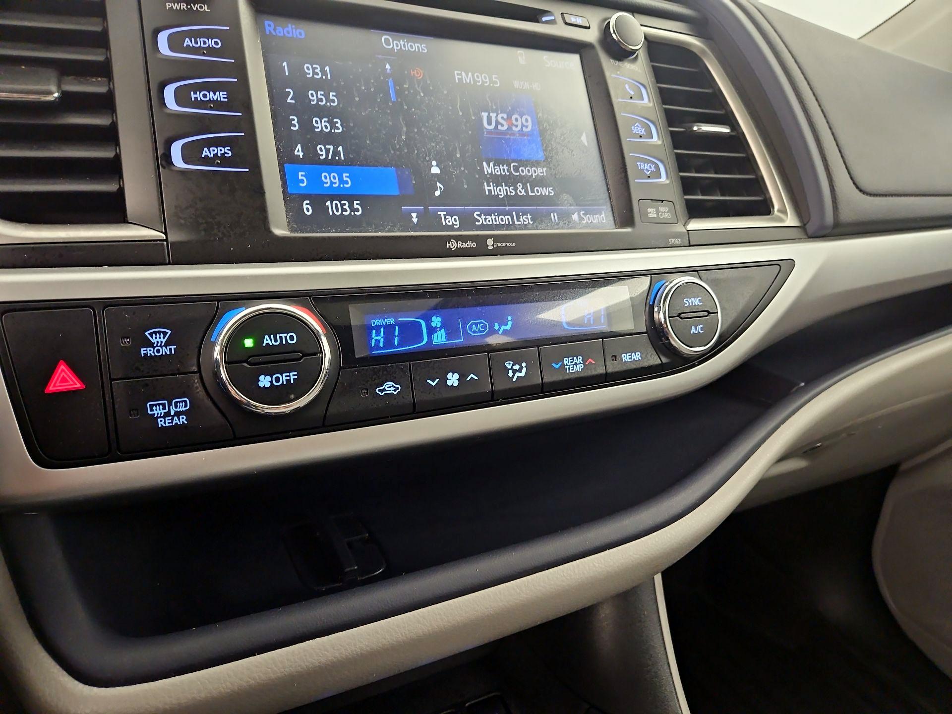 Thumbnail: 2014 Toyota Highlander - 17