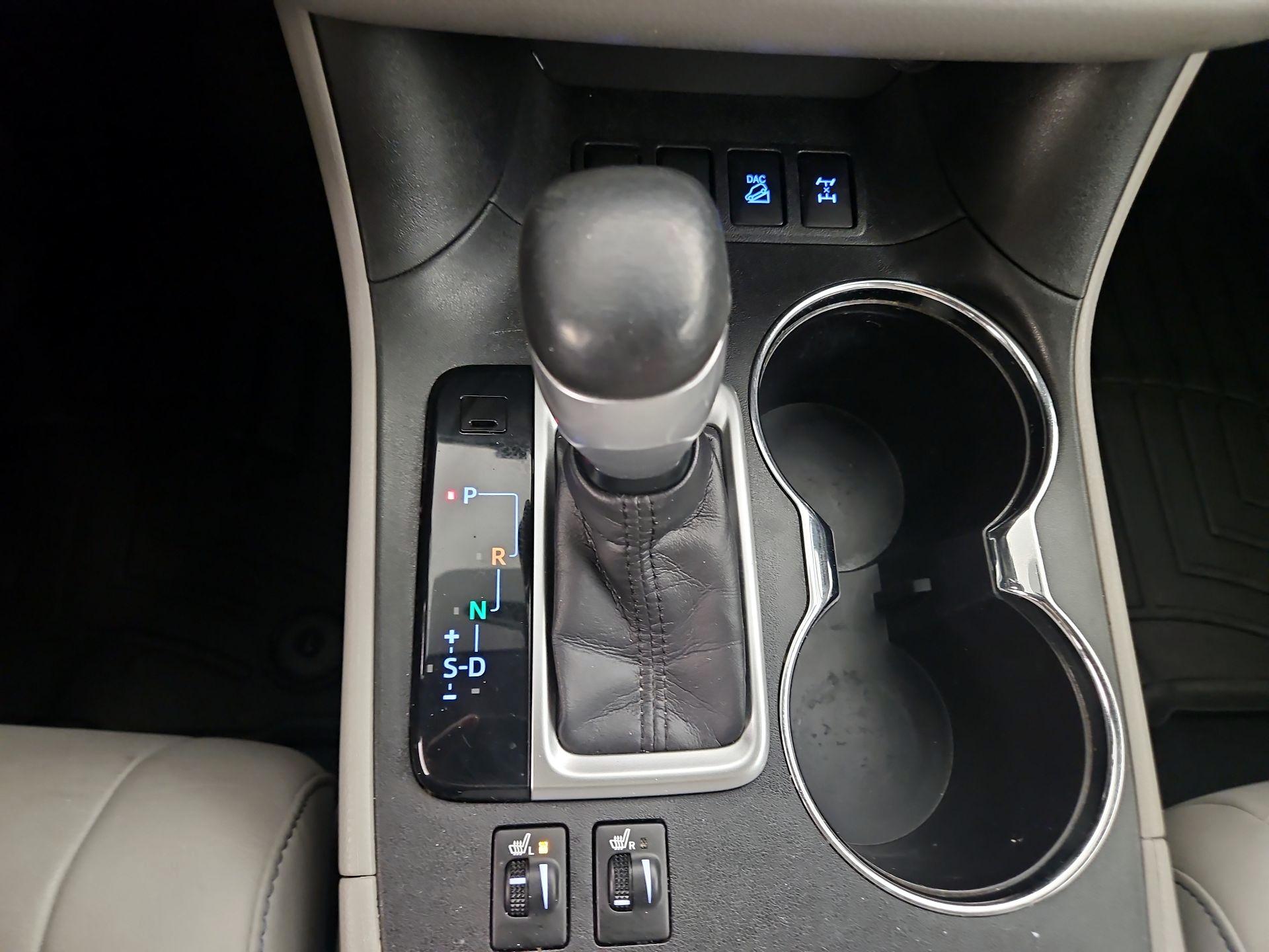 Thumbnail: 2014 Toyota Highlander - 18
