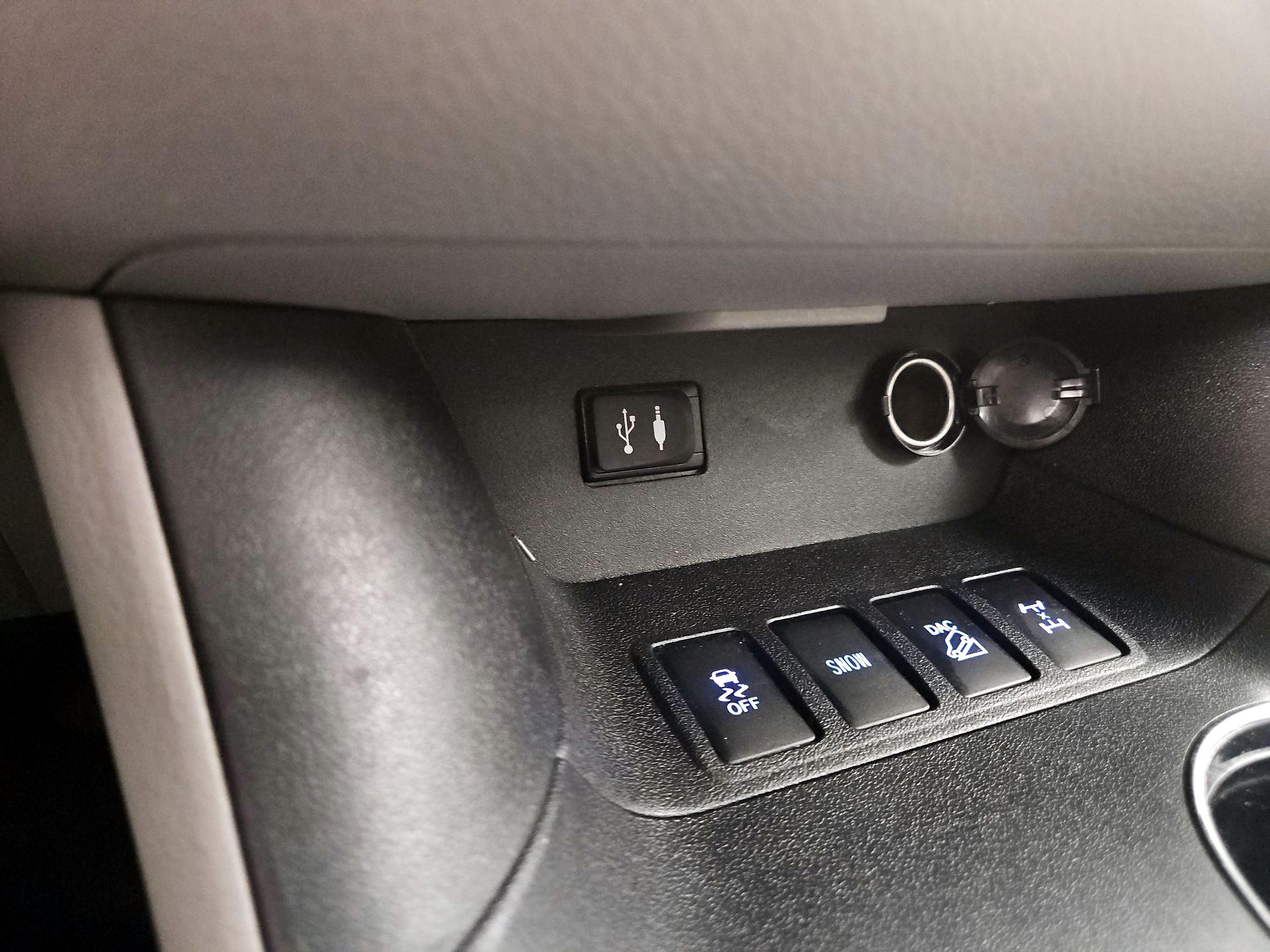 Thumbnail: 2014 Toyota Highlander - 19