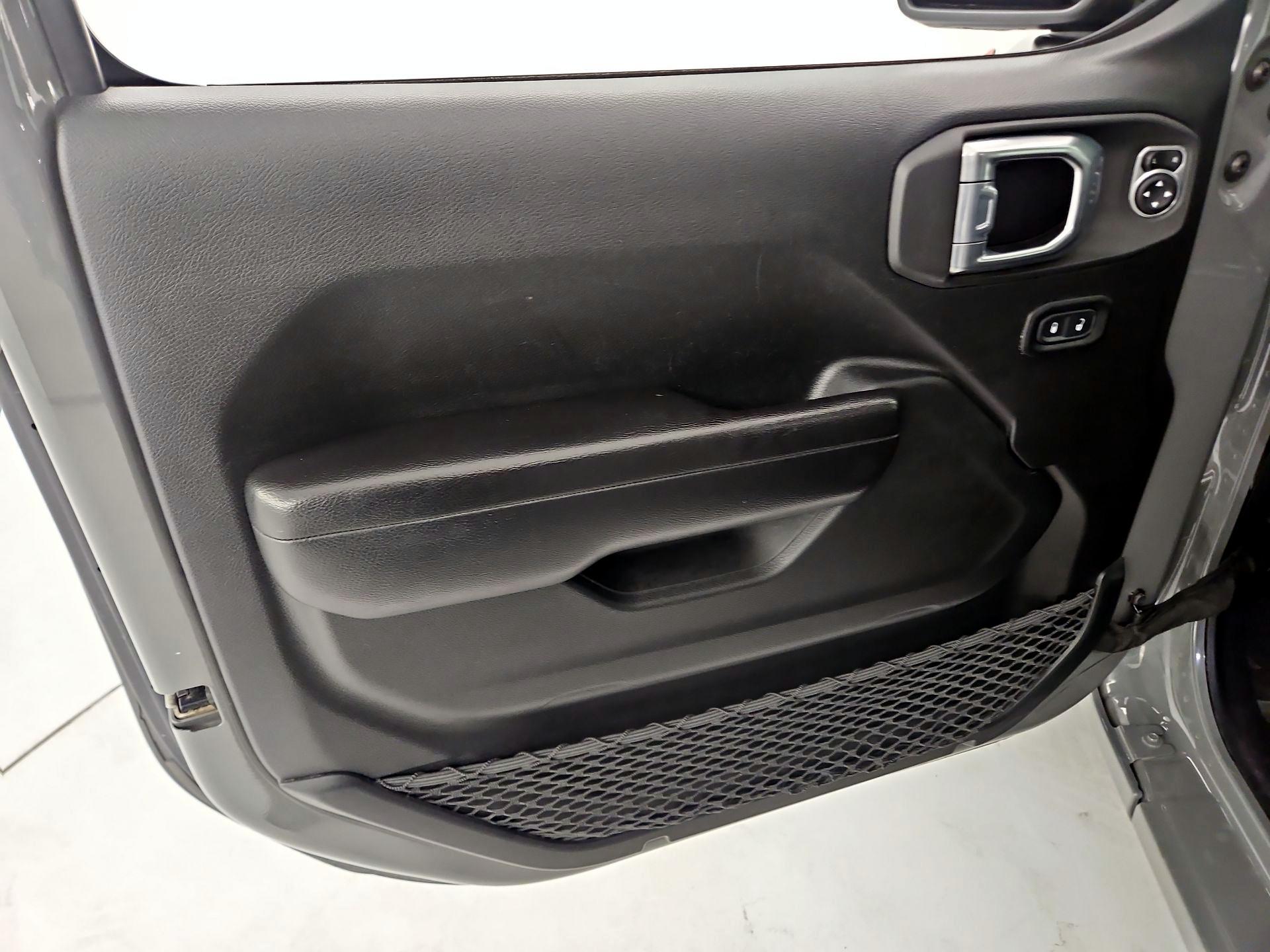 Thumbnail: 2021 Jeep Gladiator - 12