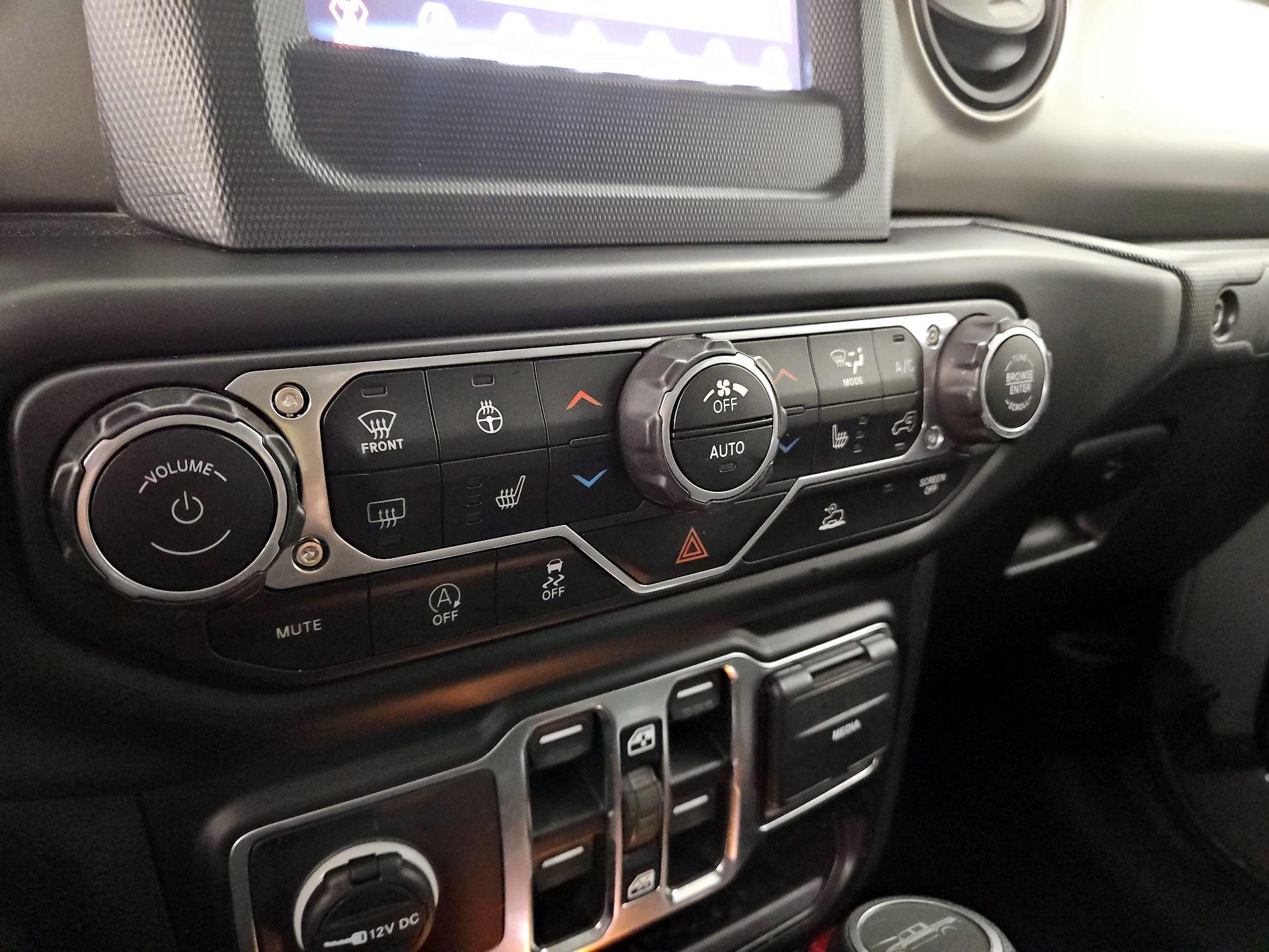 Thumbnail: 2021 Jeep Gladiator - 16