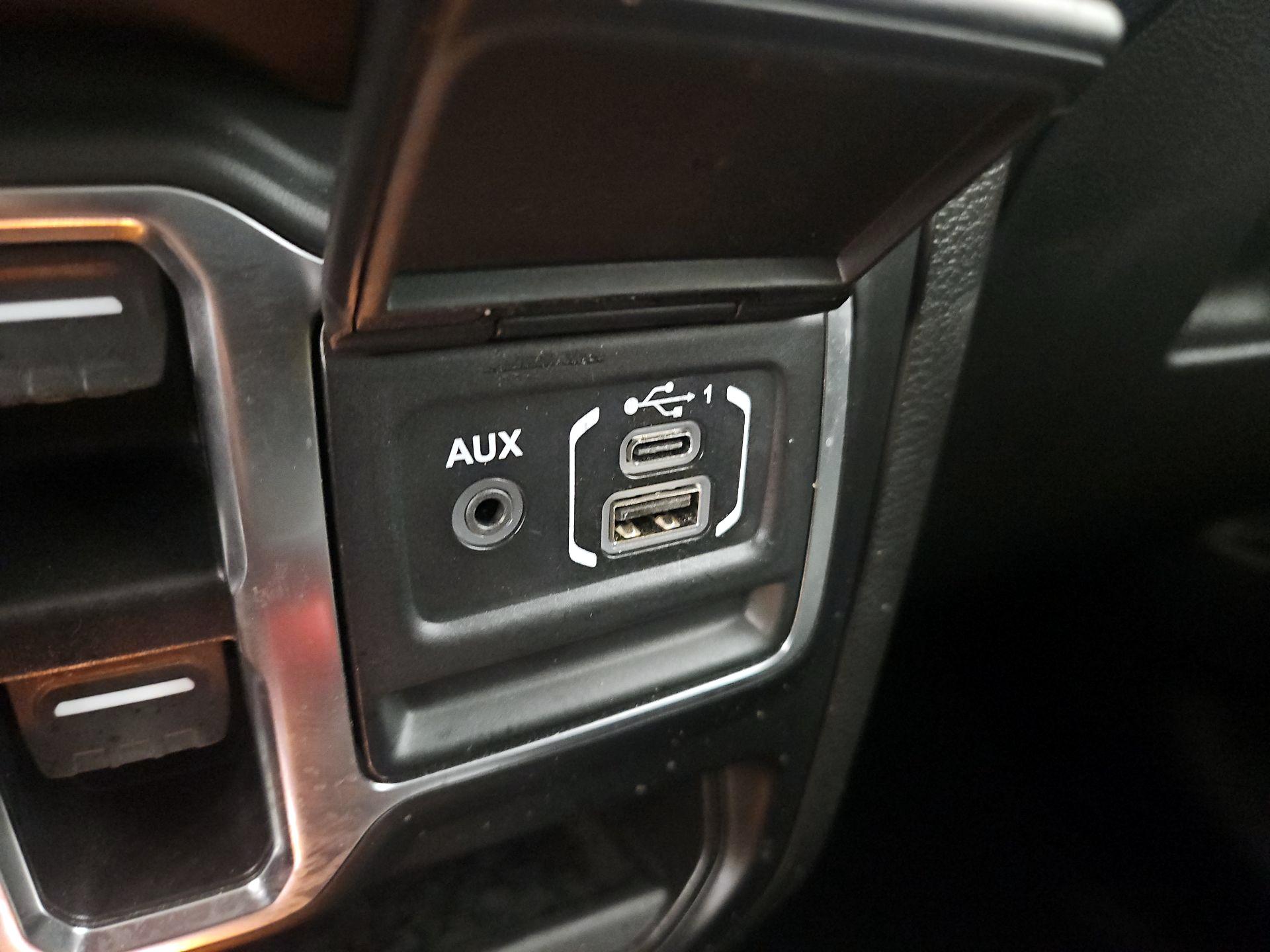 Thumbnail: 2021 Jeep Gladiator - 18