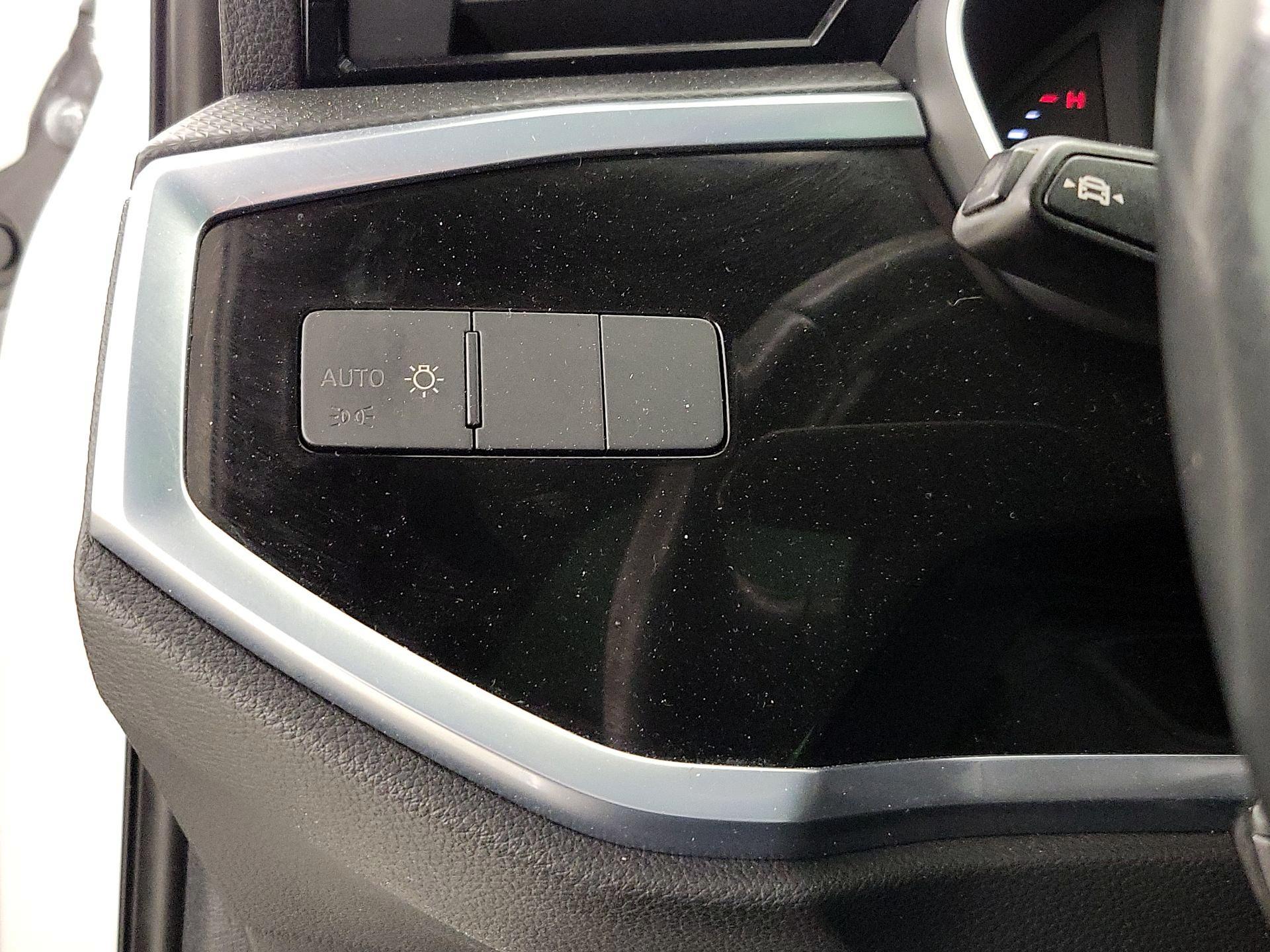 Thumbnail: 2021 Audi Q3 - 13