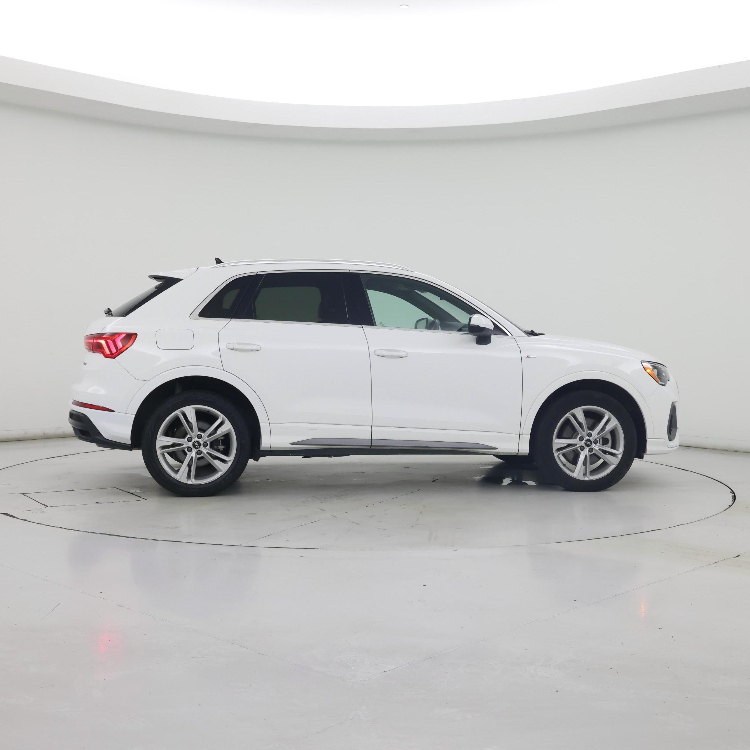 Thumbnail: 2021 Audi Q3 - 7