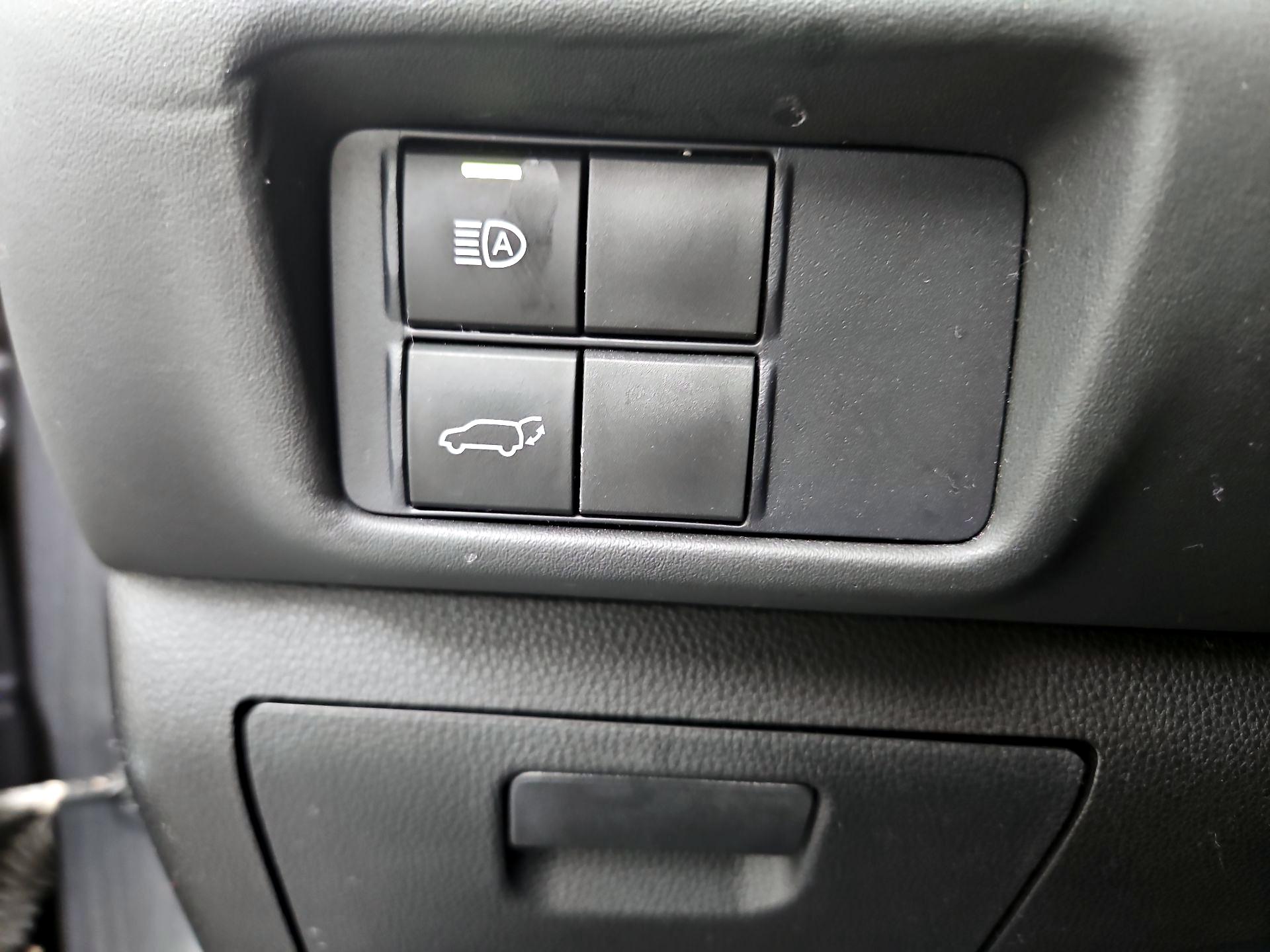 Thumbnail: 2021 Toyota Highlander - 13