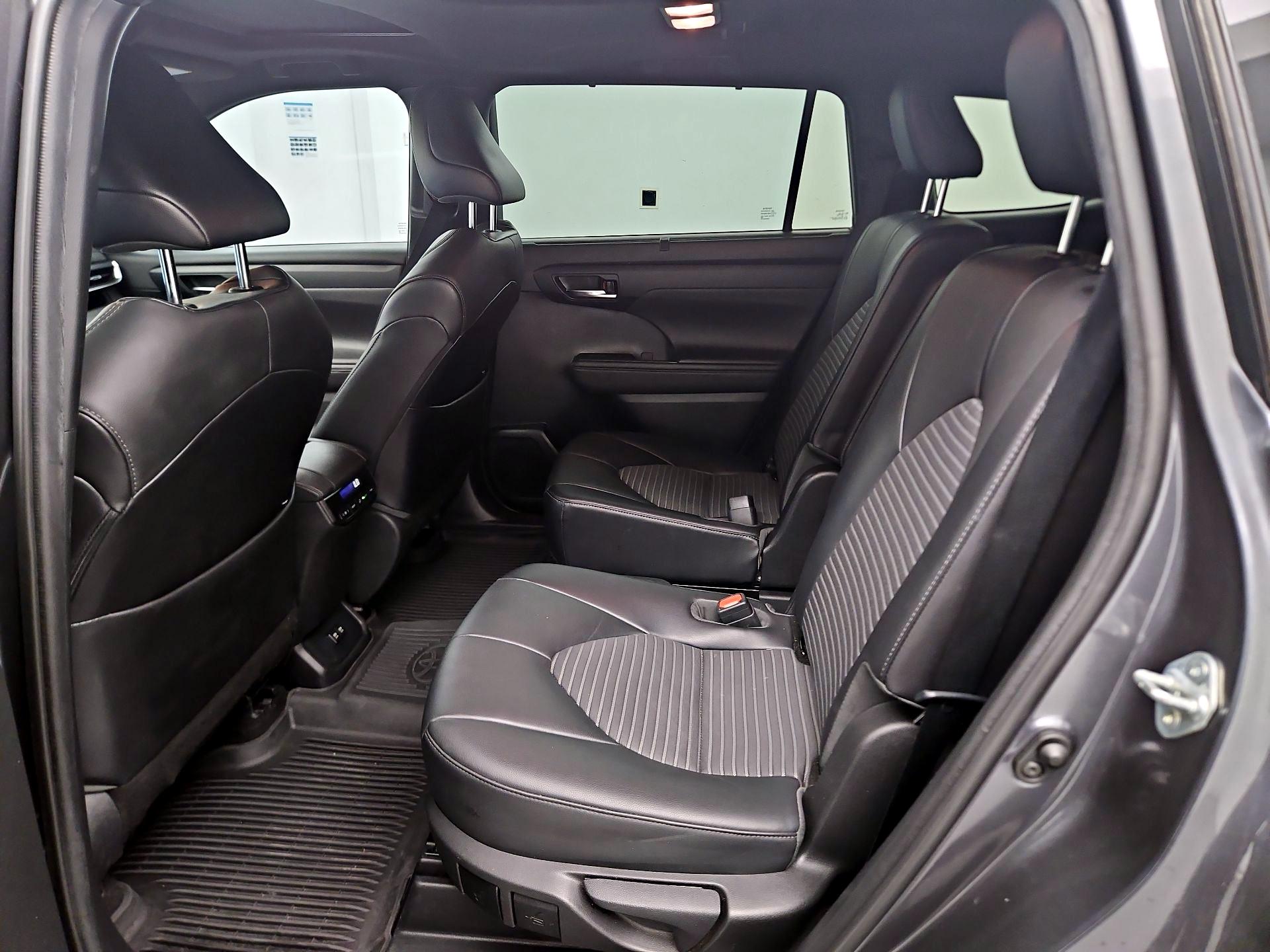 Thumbnail: 2021 Toyota Highlander - 19