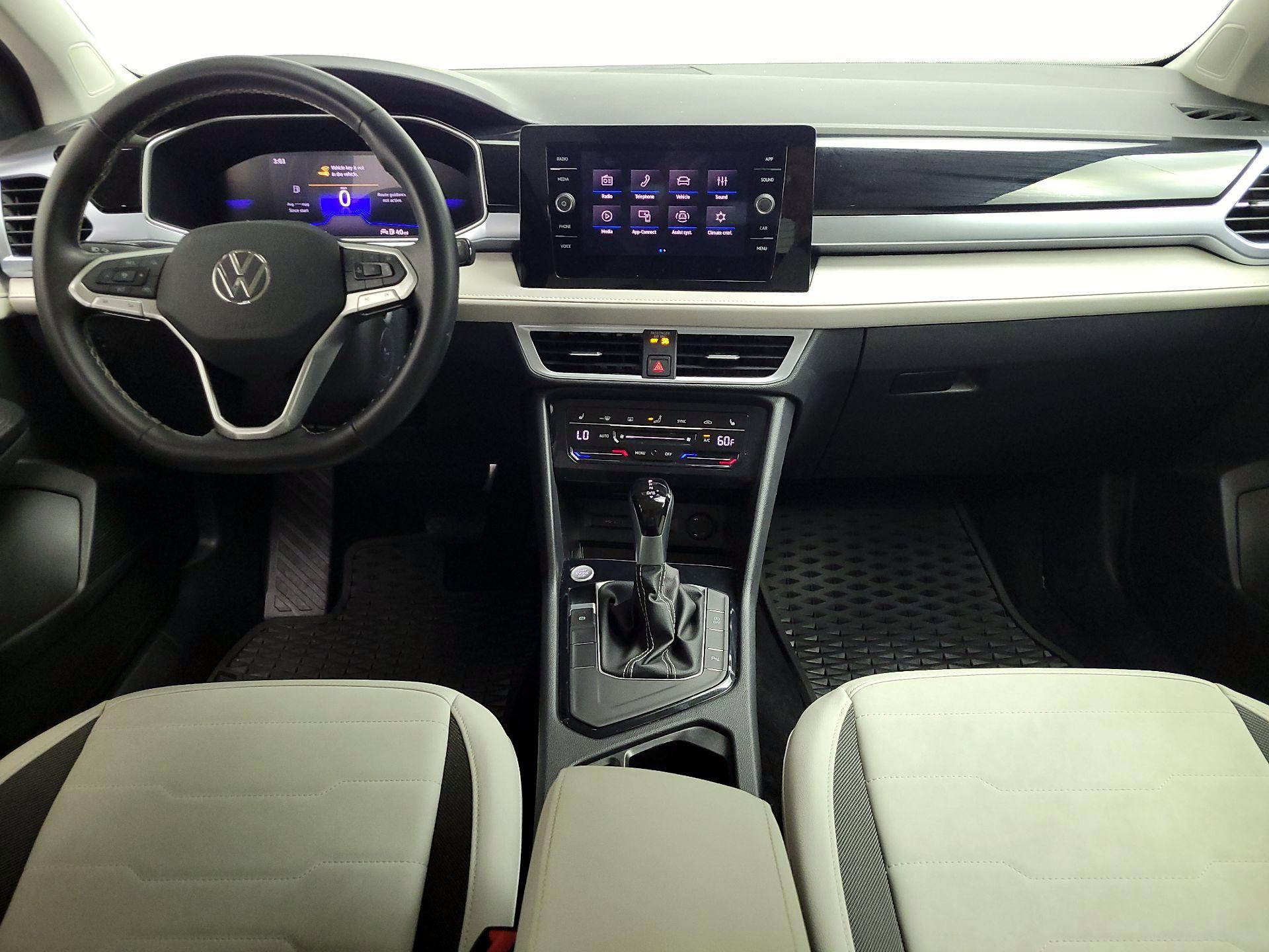 Thumbnail: 2025 Volkswagen Taos - 9