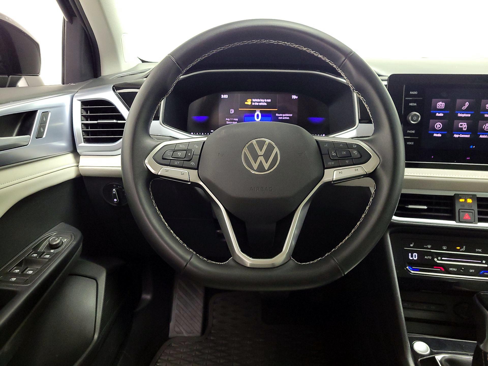 Thumbnail: 2025 Volkswagen Taos - 10