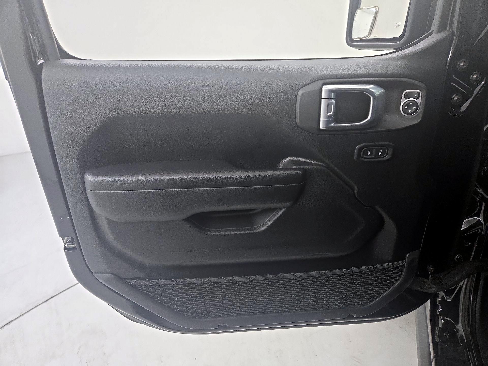 Thumbnail: 2022 Jeep Gladiator - 12