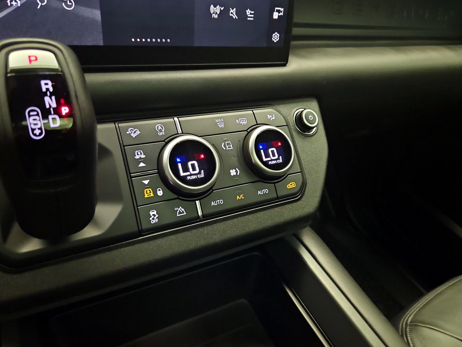 Thumbnail: 2025 Land Rover Defender - 16