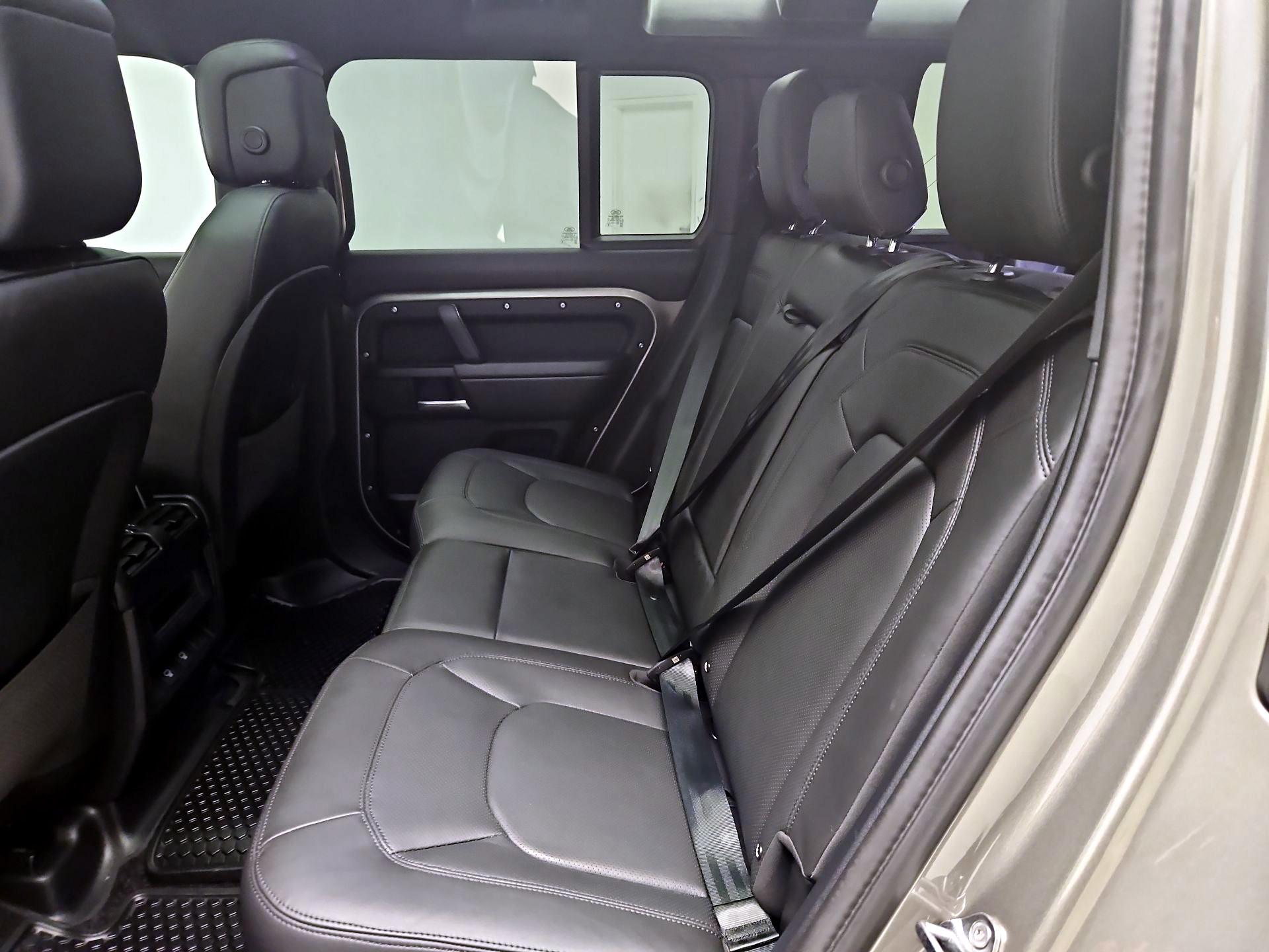 Thumbnail: 2025 Land Rover Defender - 20