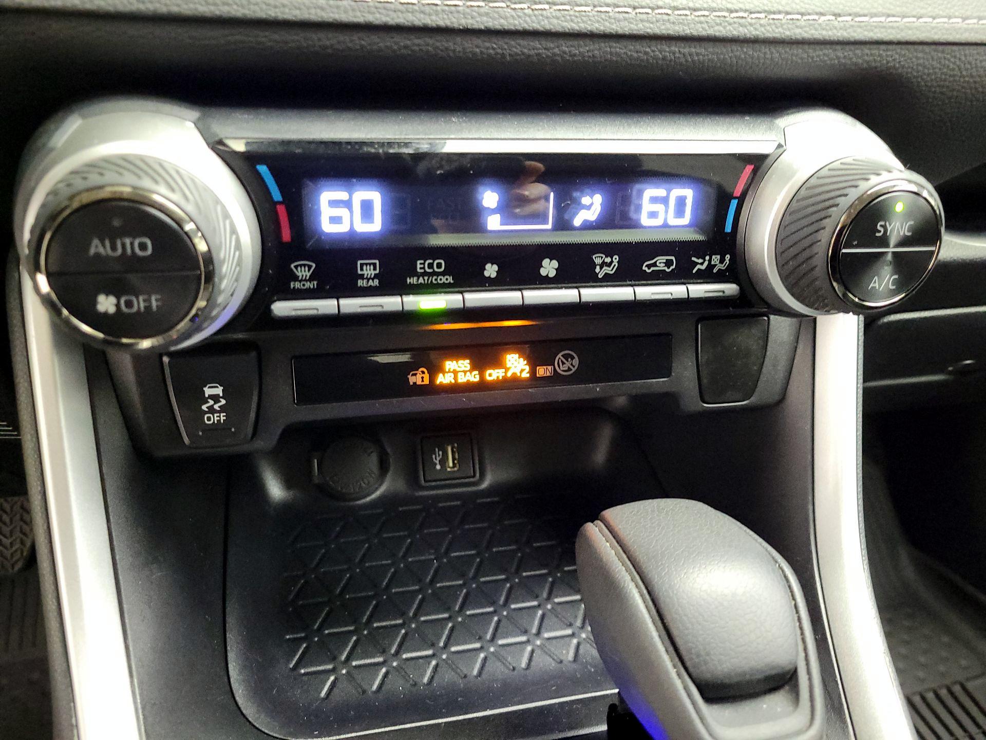 Thumbnail: 2025 Toyota RAV4 - 17