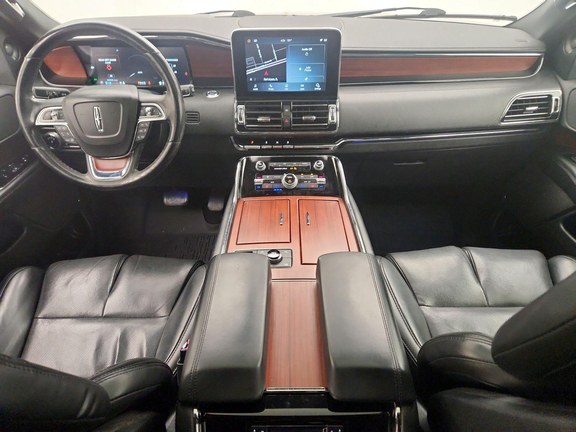 Thumbnail: 2021 Lincoln Navigator L - 9