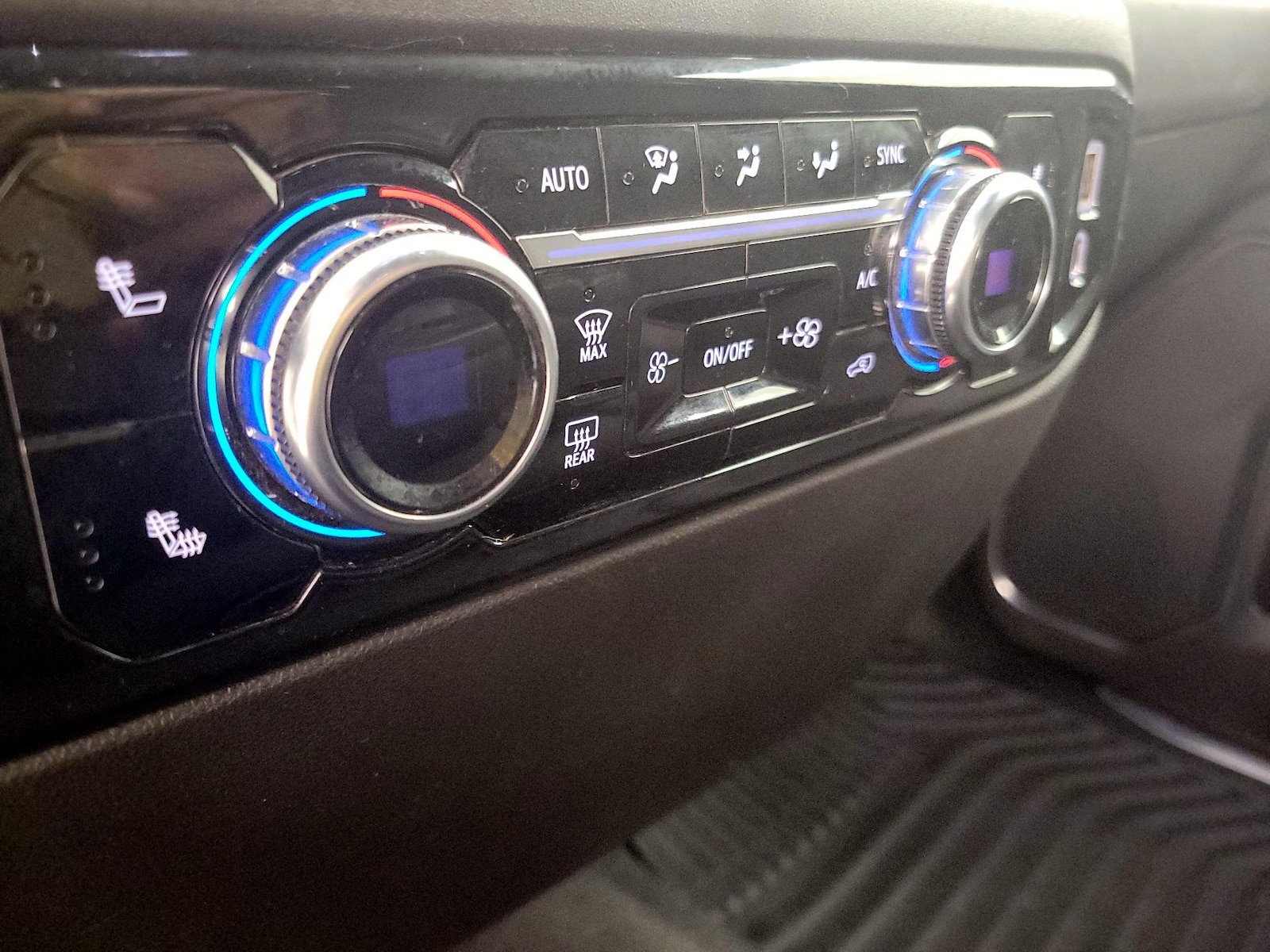 2023 GMC Sierra 1500 Elevation - Photo 18