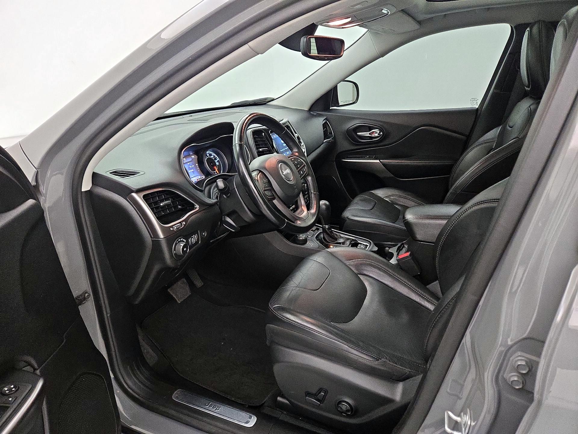 Thumbnail: 2021 Jeep Cherokee - 11