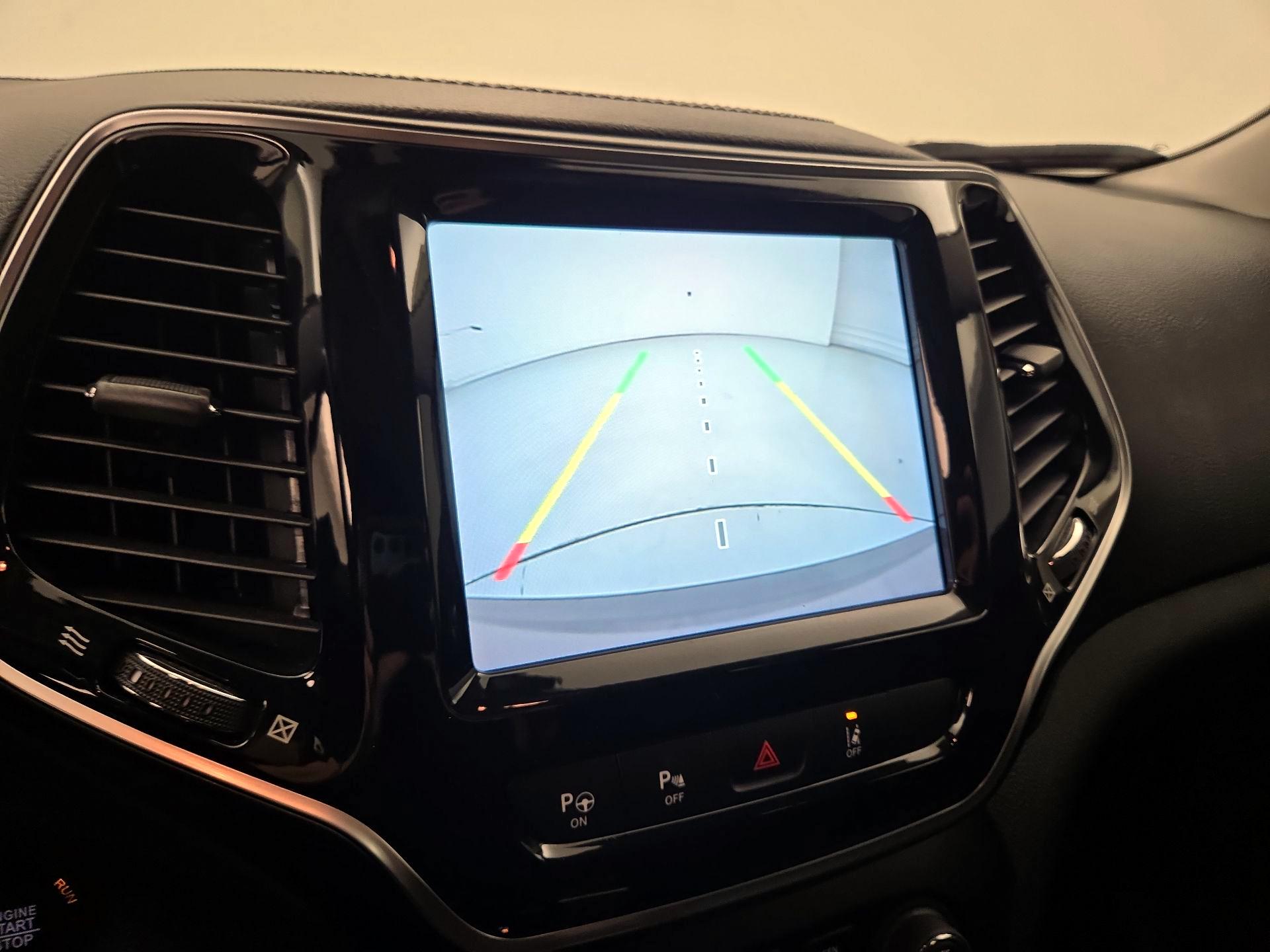 Thumbnail: 2021 Jeep Cherokee - 14