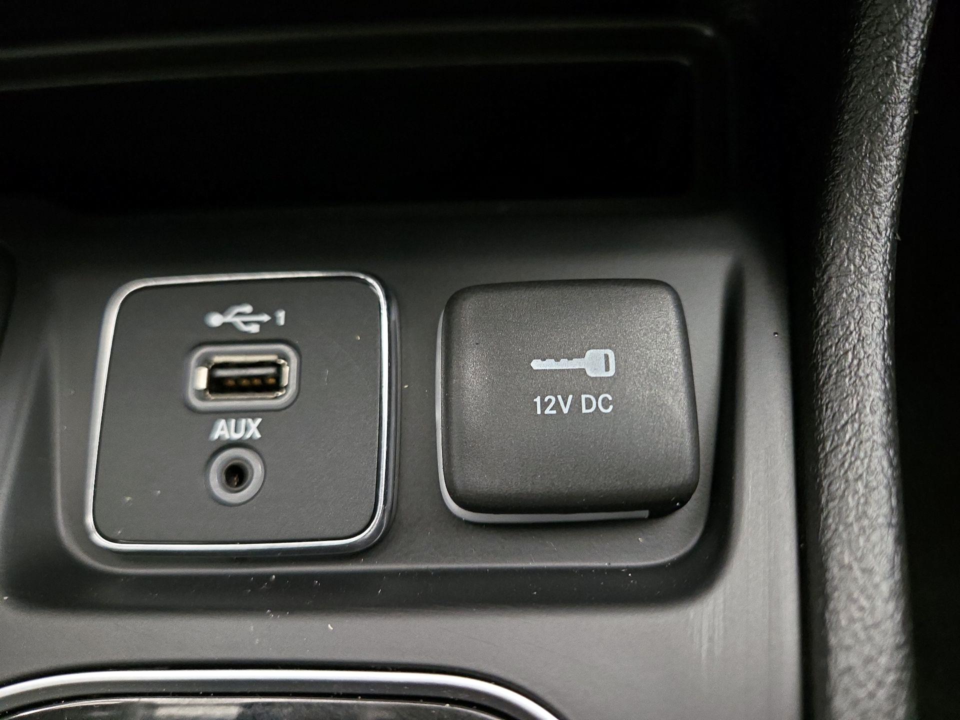 Thumbnail: 2021 Jeep Cherokee - 18