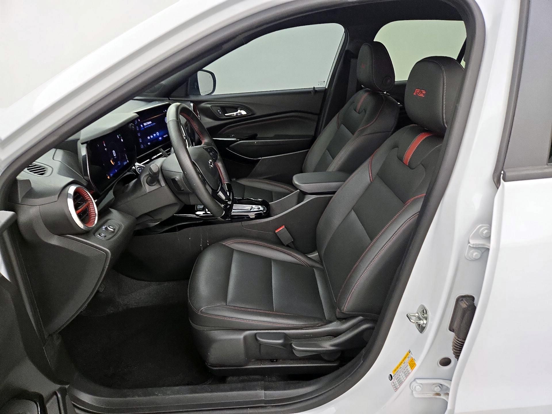 Thumbnail: 2025 Chevrolet Trax - 11