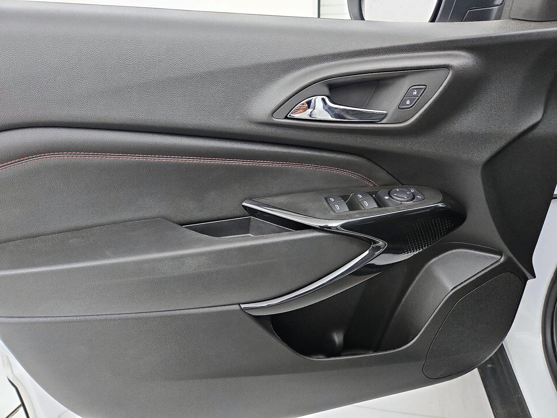 Thumbnail: 2025 Chevrolet Trax - 12