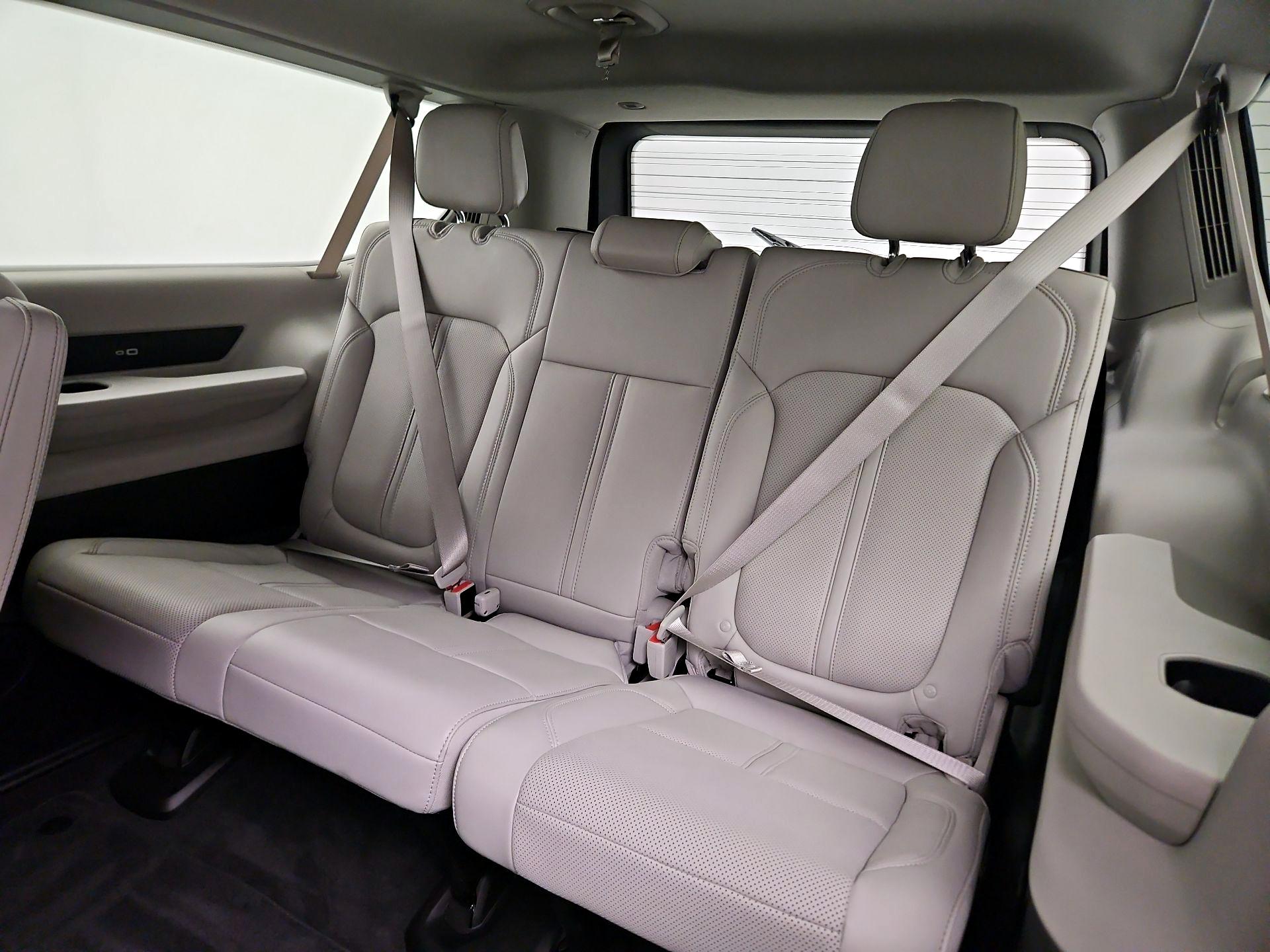 Thumbnail: 2024 Jeep Wagoneer - 20