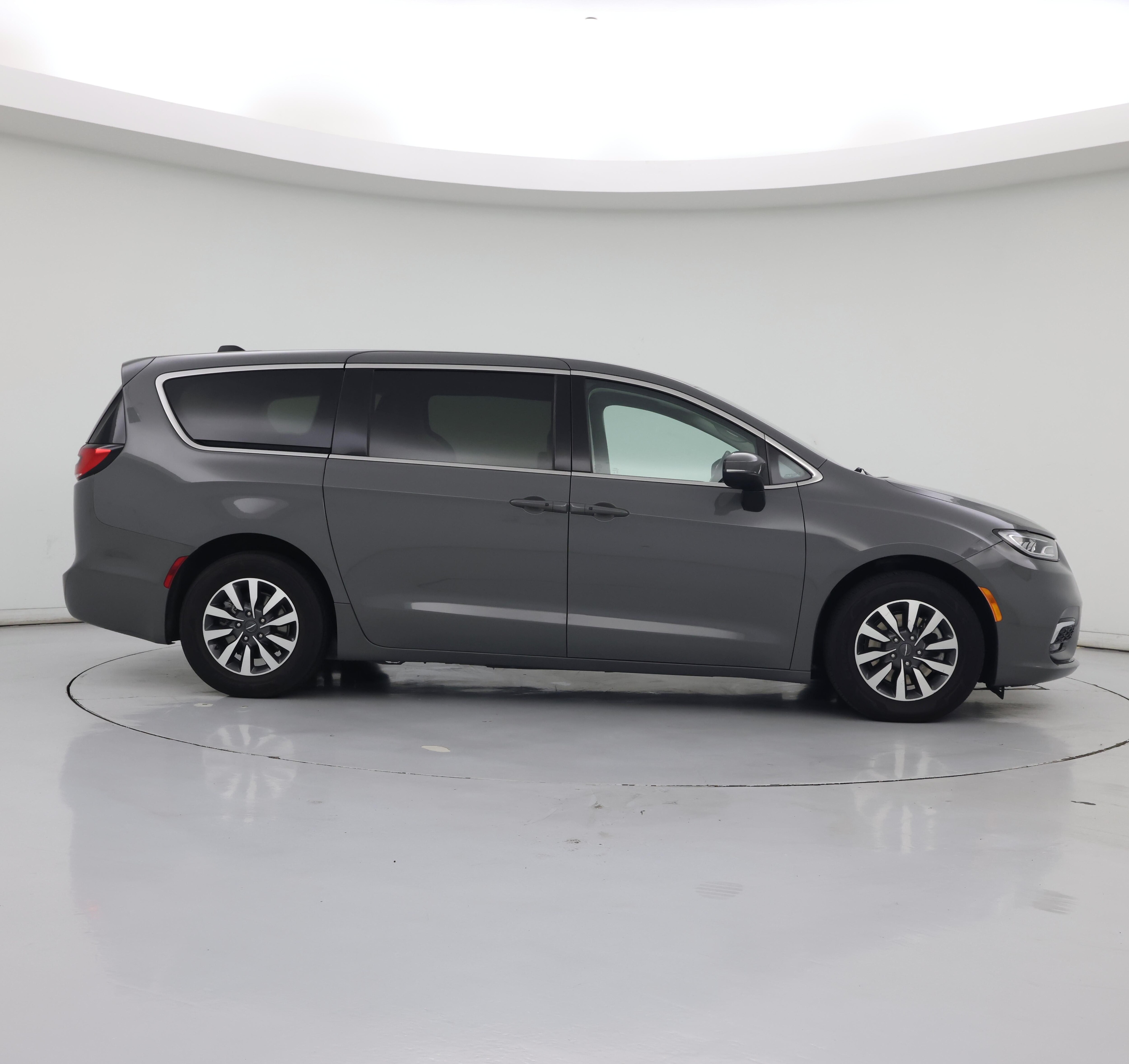 Thumbnail: 2023 Chrysler Pacifica - 7