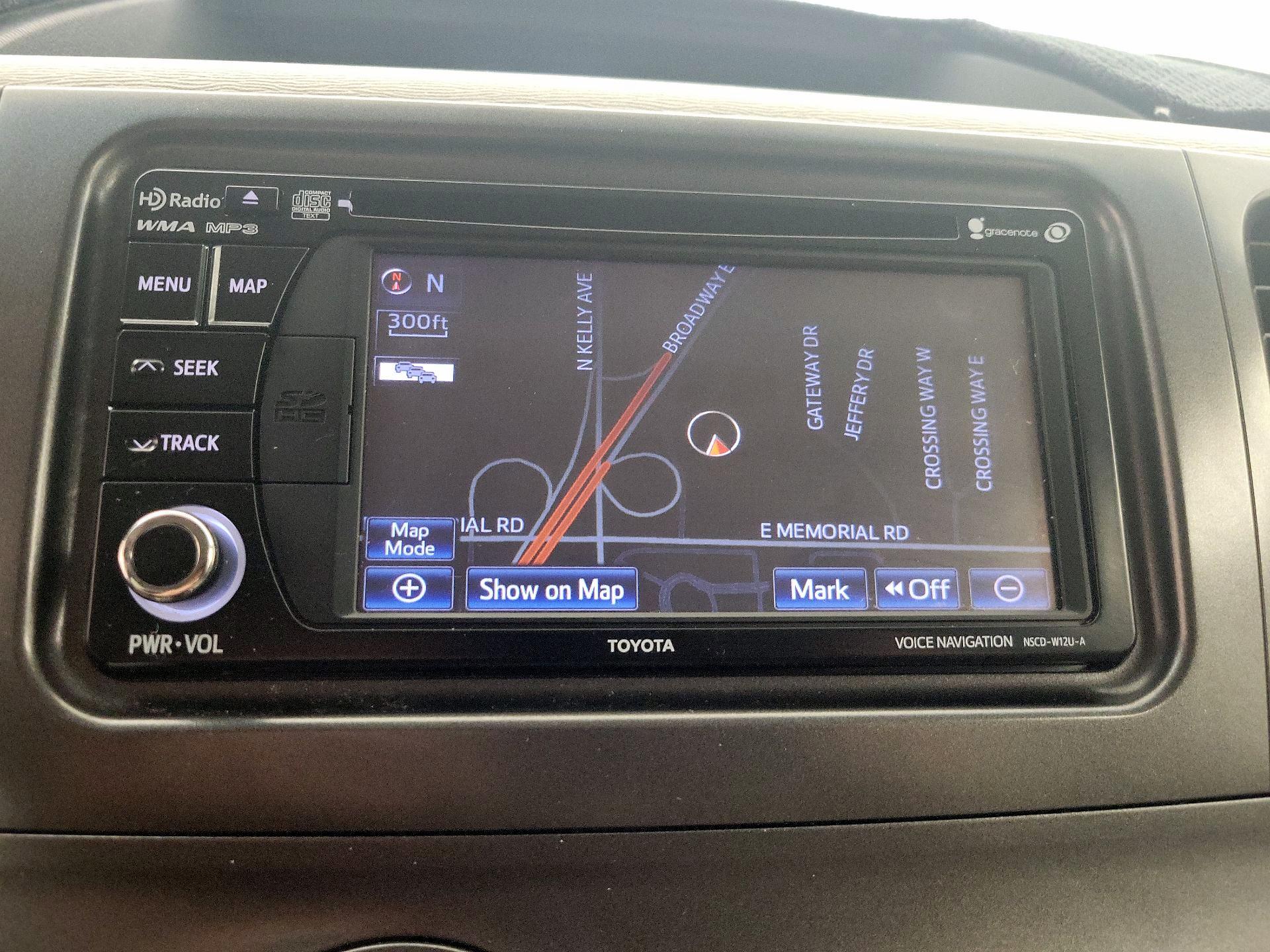 Thumbnail: 2014 Toyota Sienna - 14