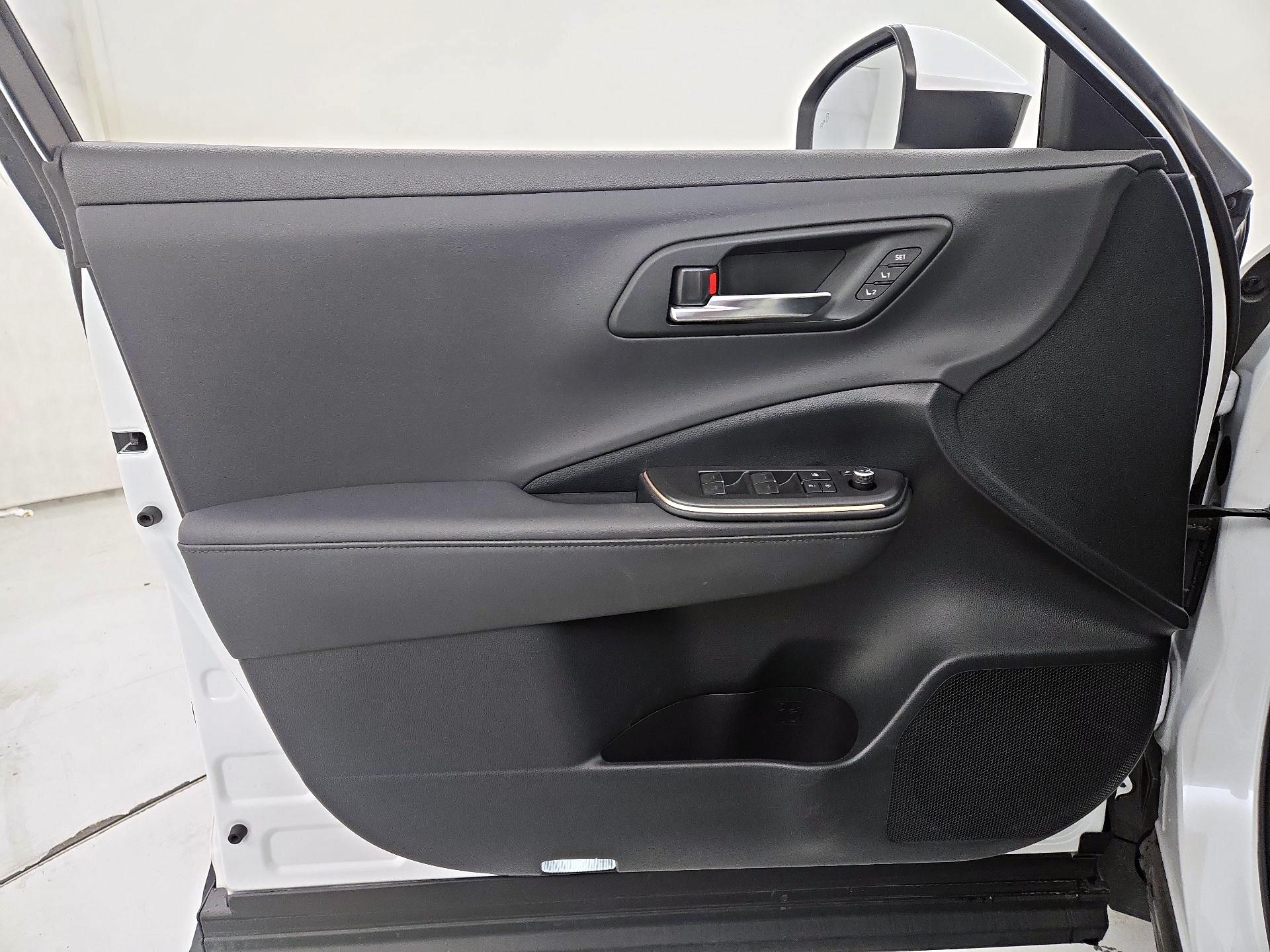 Thumbnail: 2023 Toyota Crown - 12