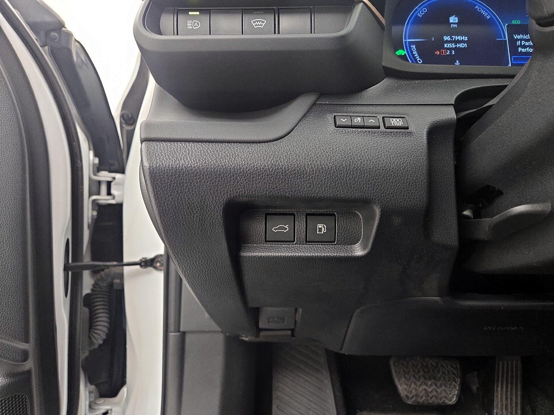 Thumbnail: 2023 Toyota Crown - 13