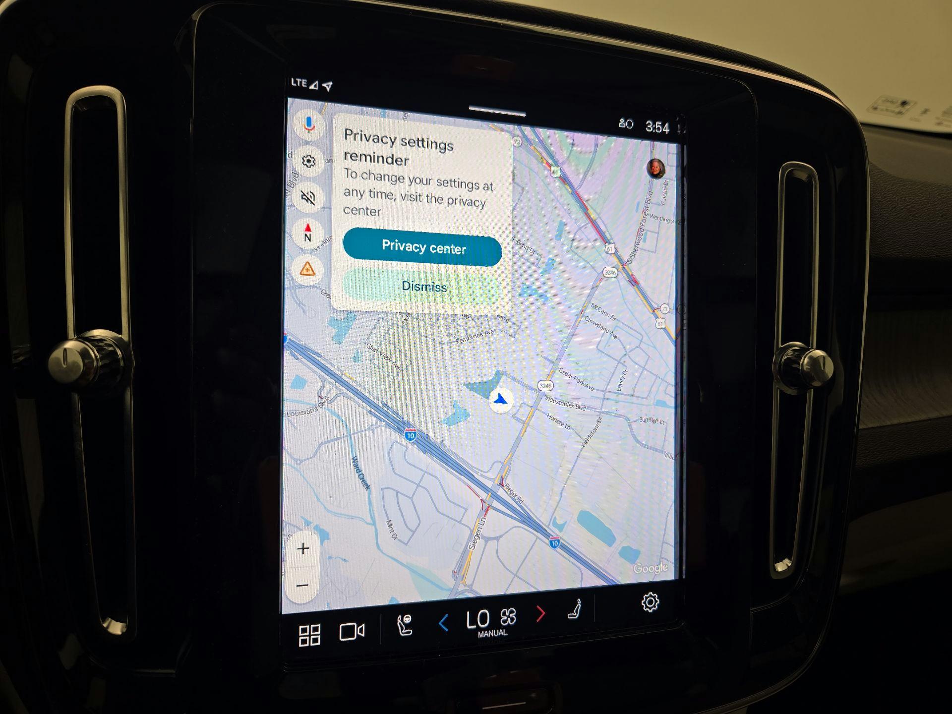 Thumbnail: 2023 Volvo XC40 - 14