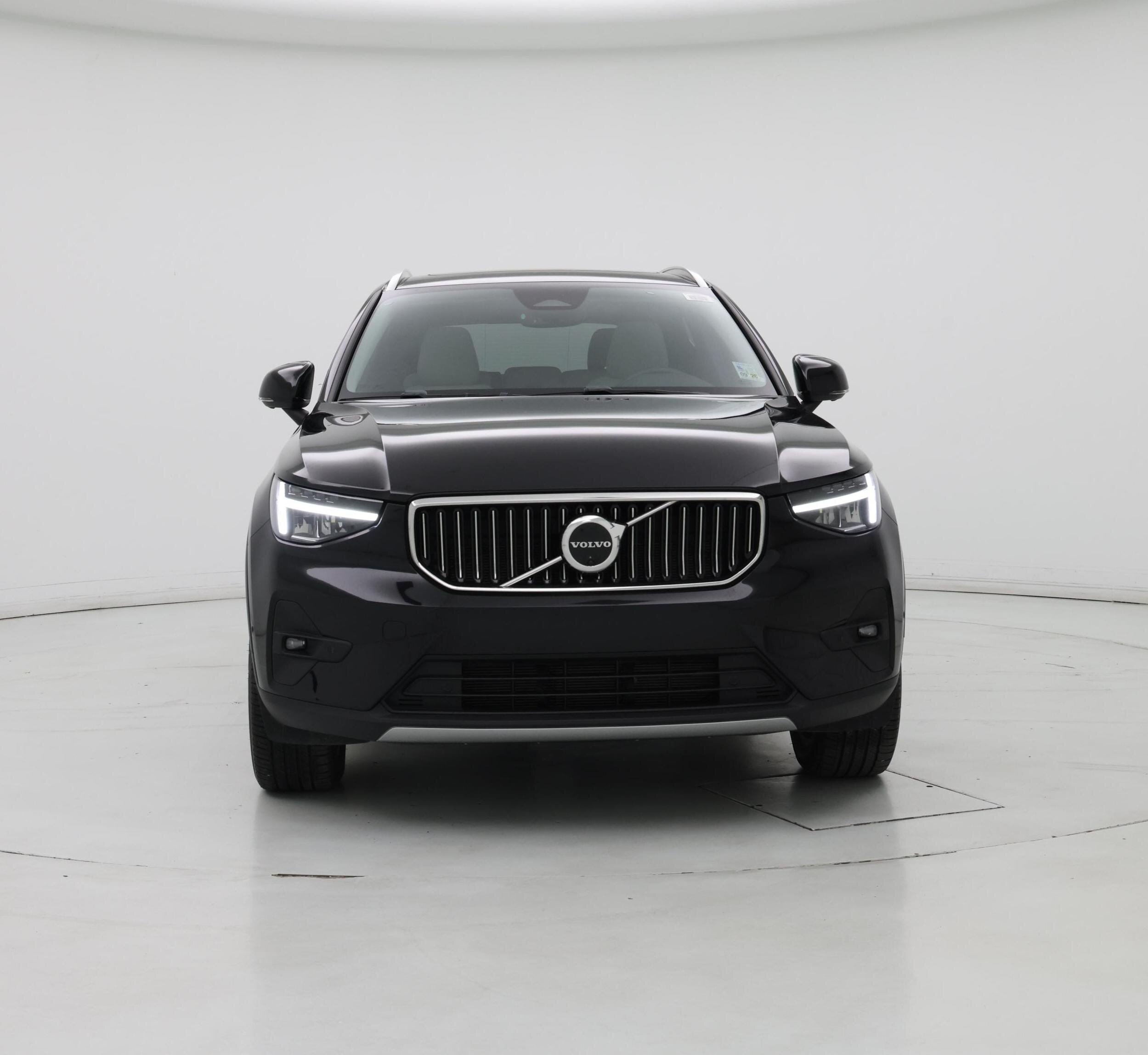 Thumbnail: 2023 Volvo XC40 - 5