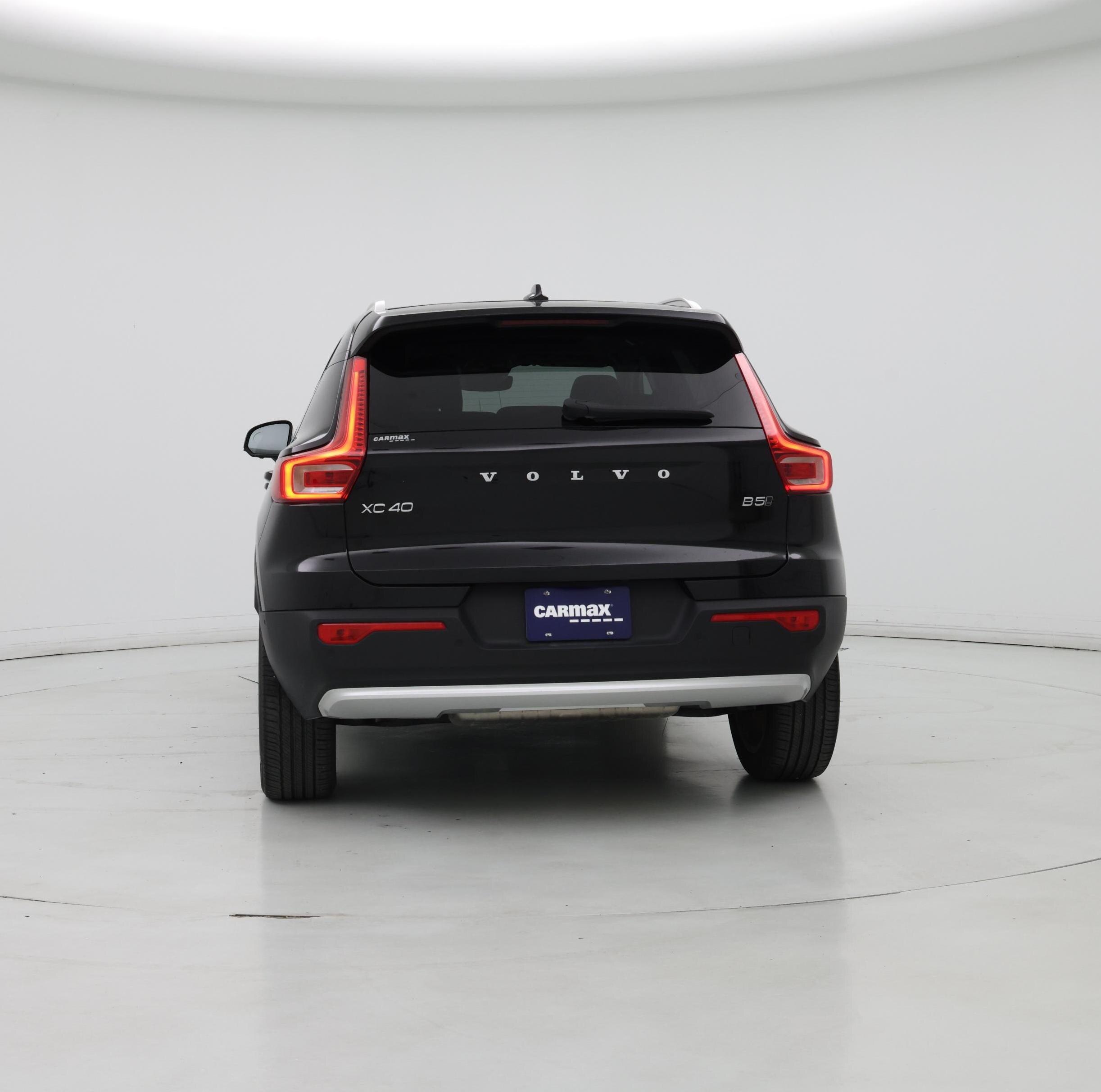 Thumbnail: 2023 Volvo XC40 - 6