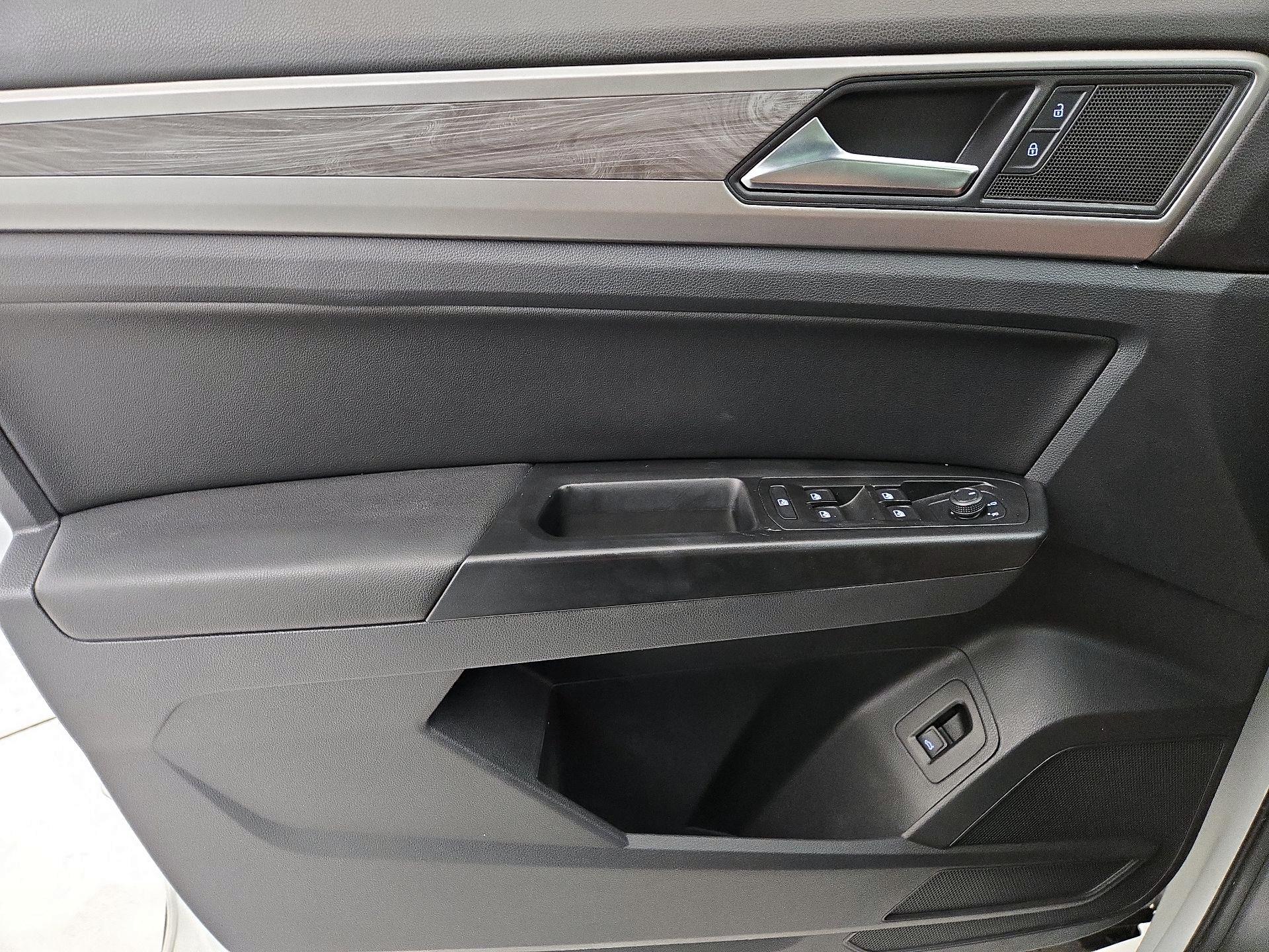 Thumbnail: 2020 Volkswagen Atlas - 12