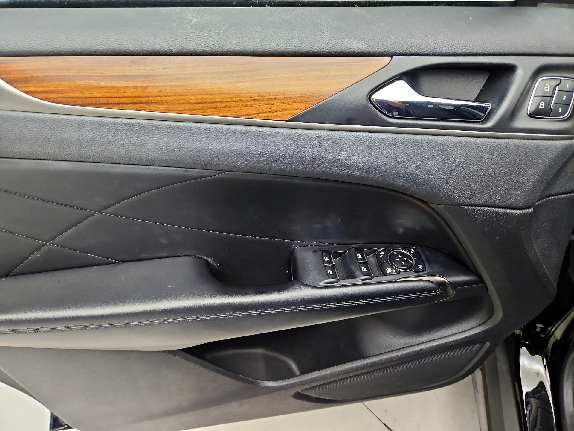 Thumbnail: 2016 Lincoln MKC - 12