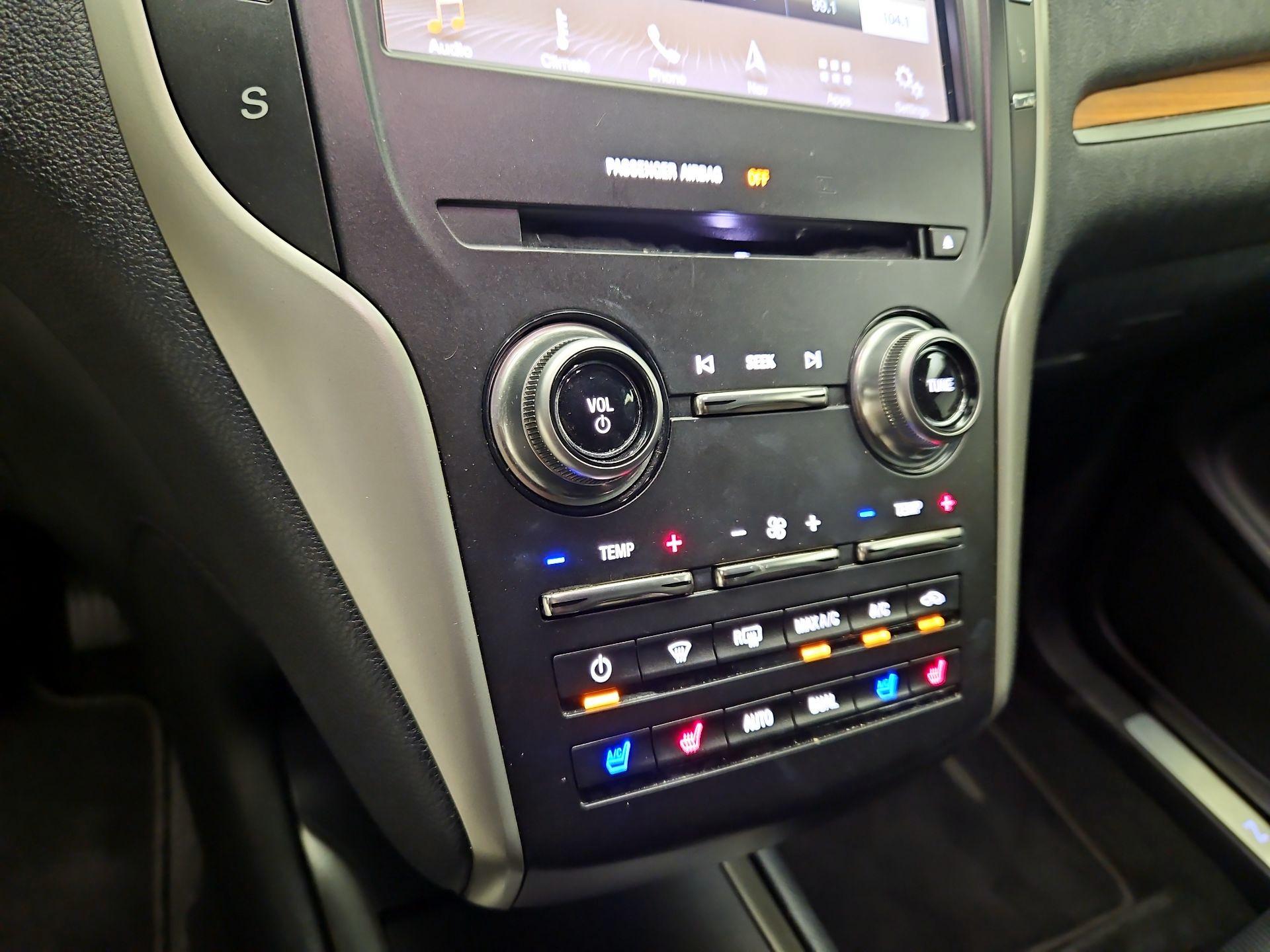 Thumbnail: 2016 Lincoln MKC - 17