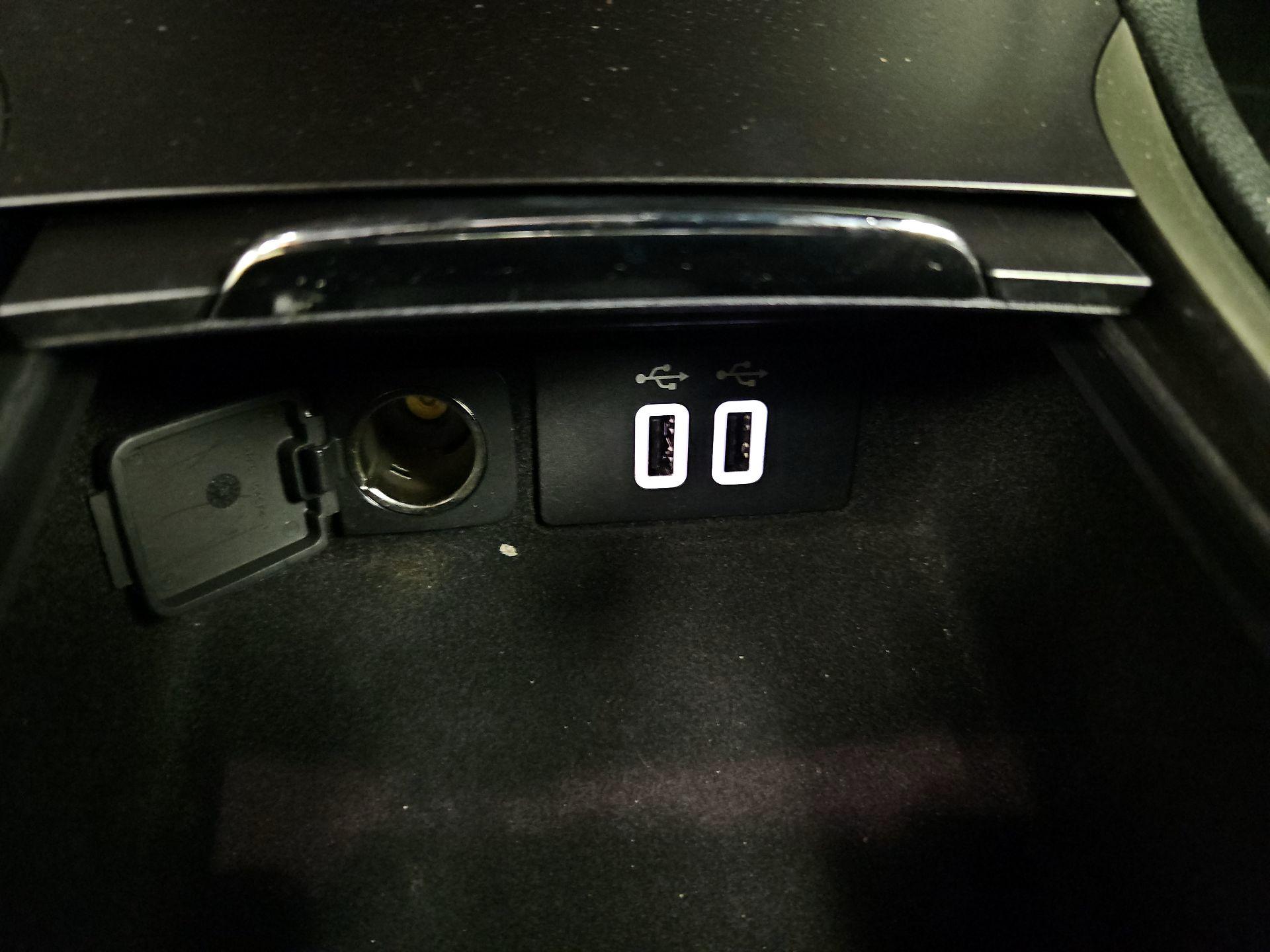 Thumbnail: 2016 Lincoln MKC - 19