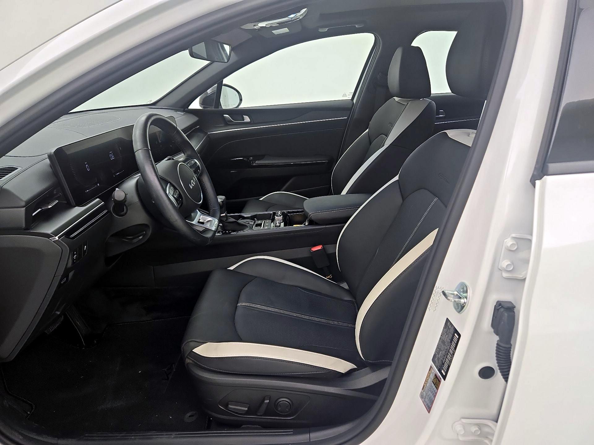 Thumbnail: 2025 Kia K5 - 11