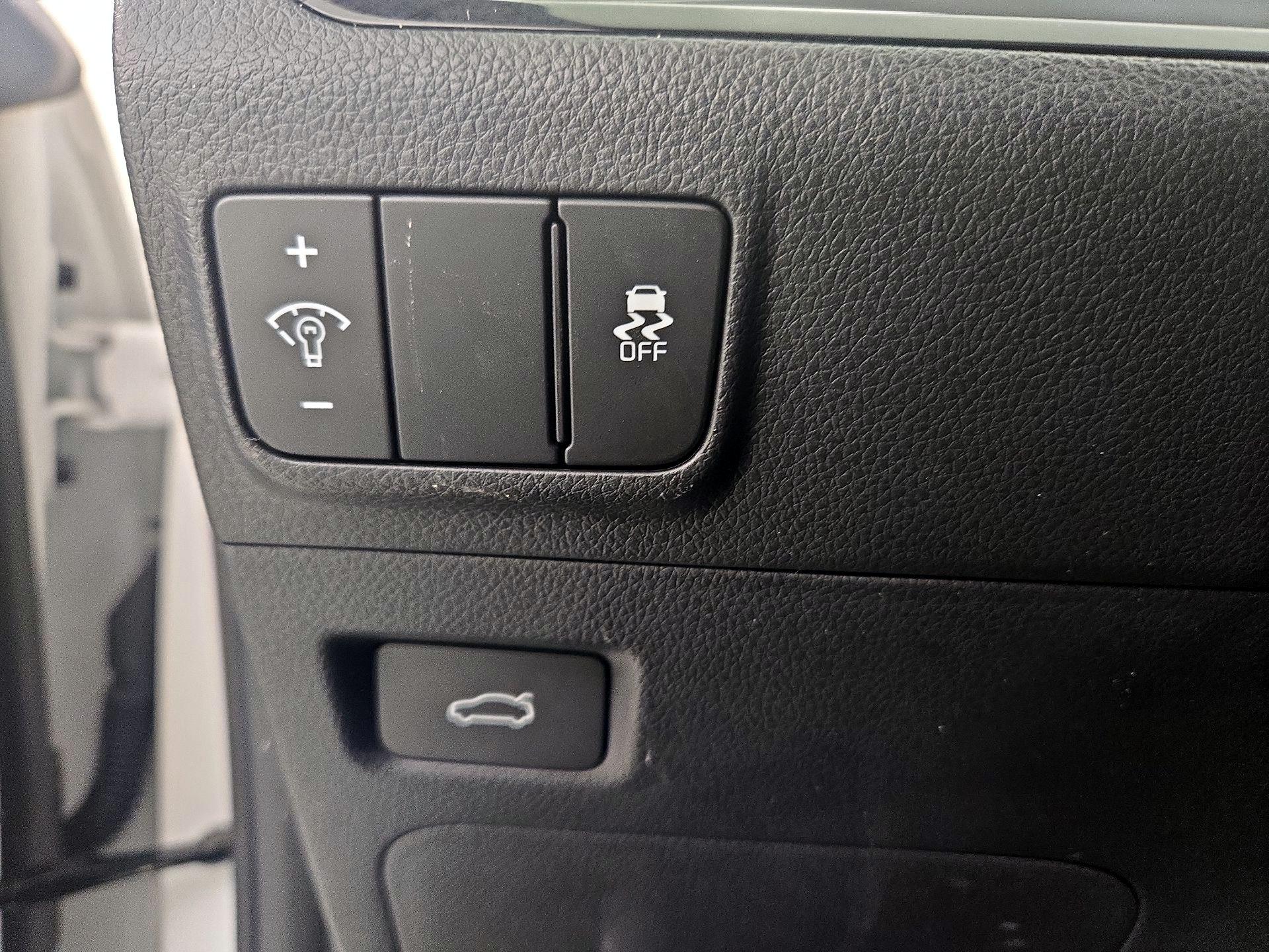 Thumbnail: 2025 Kia K5 - 13