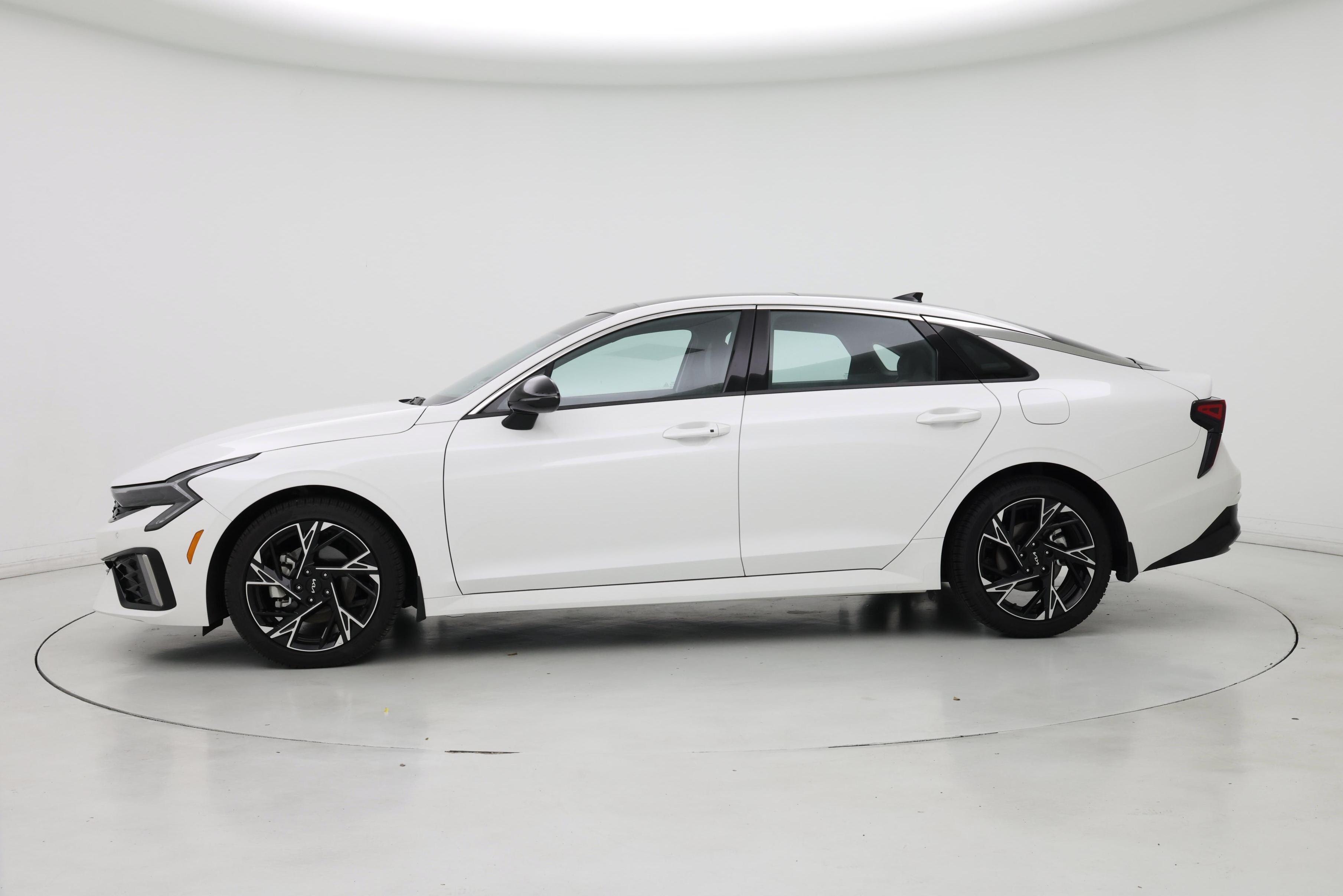 Thumbnail: 2025 Kia K5 - 3