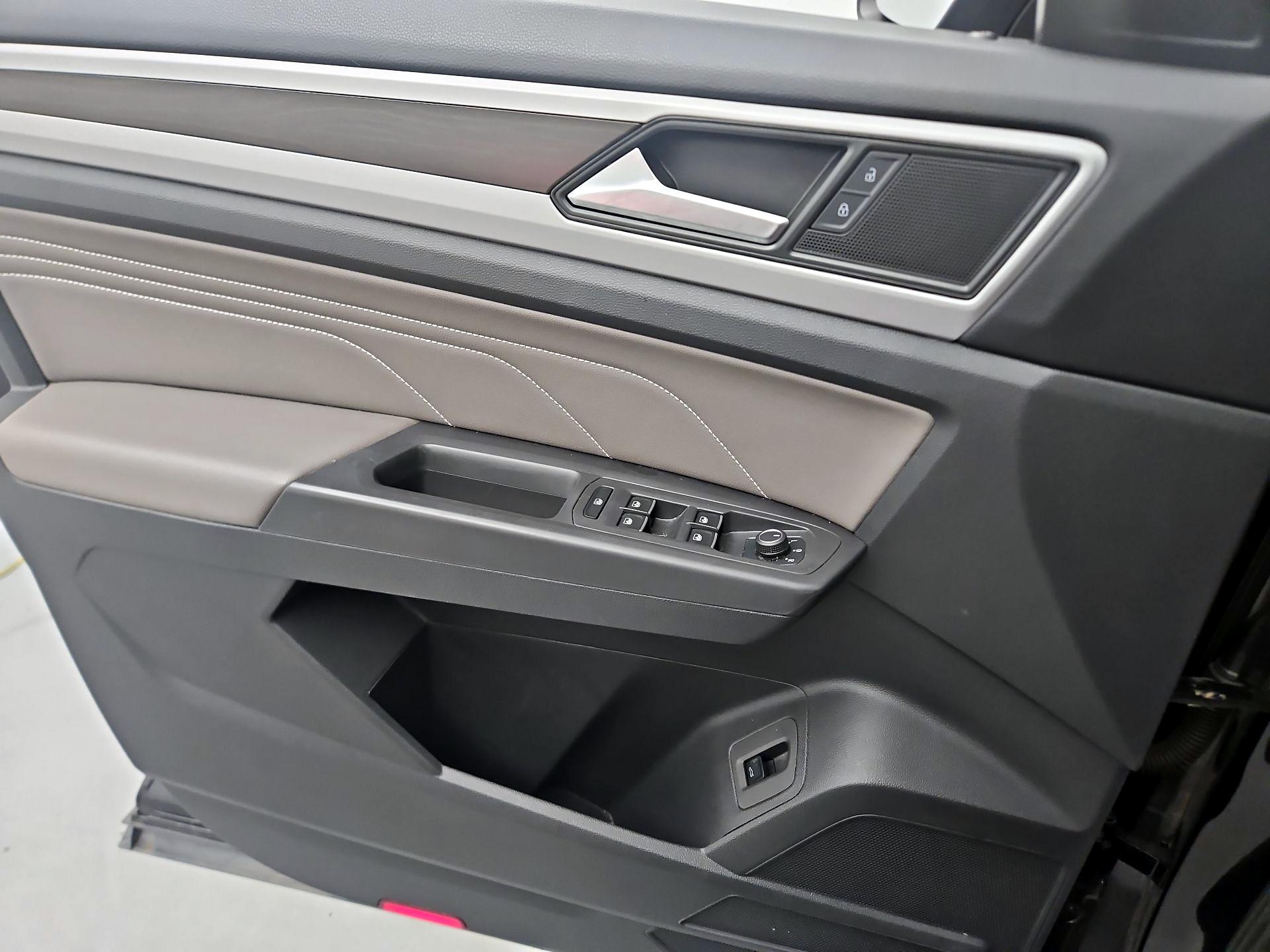 Thumbnail: 2023 Volkswagen Atlas - 12
