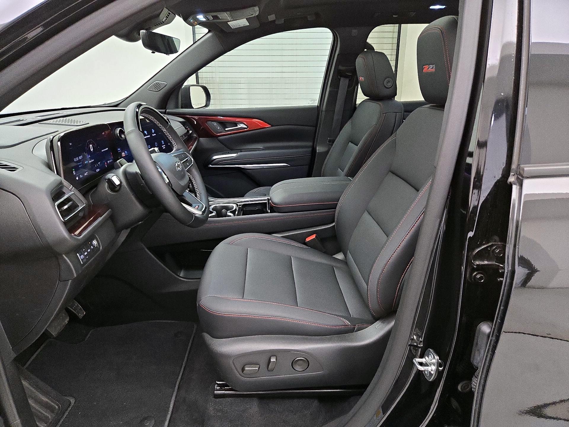 Thumbnail: 2025 Chevrolet Traverse - 11